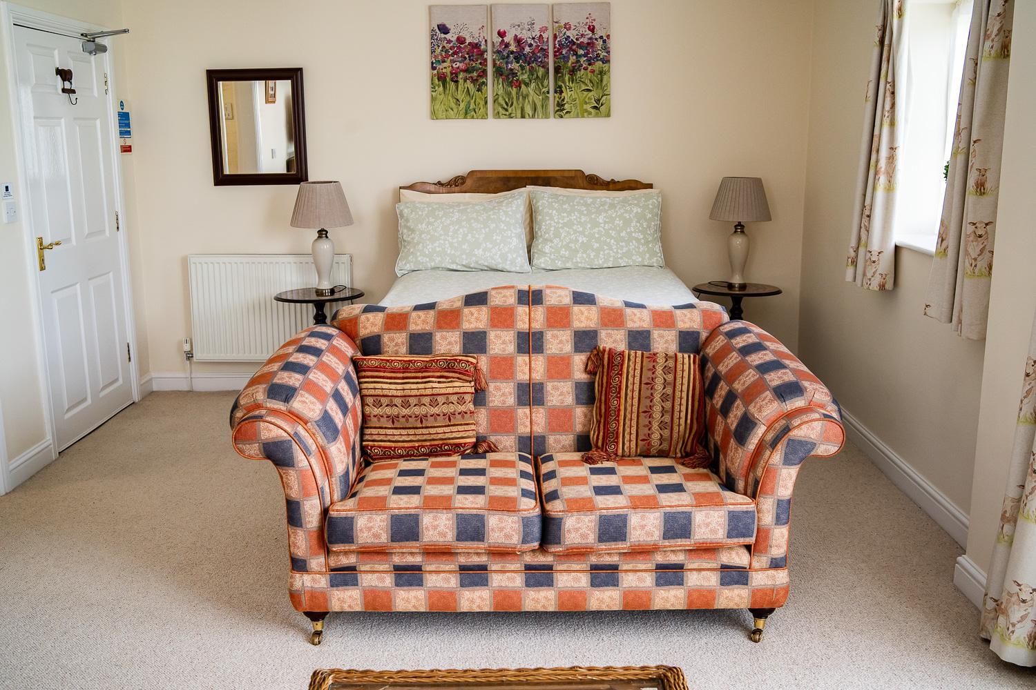 Queen Room - Photo 13