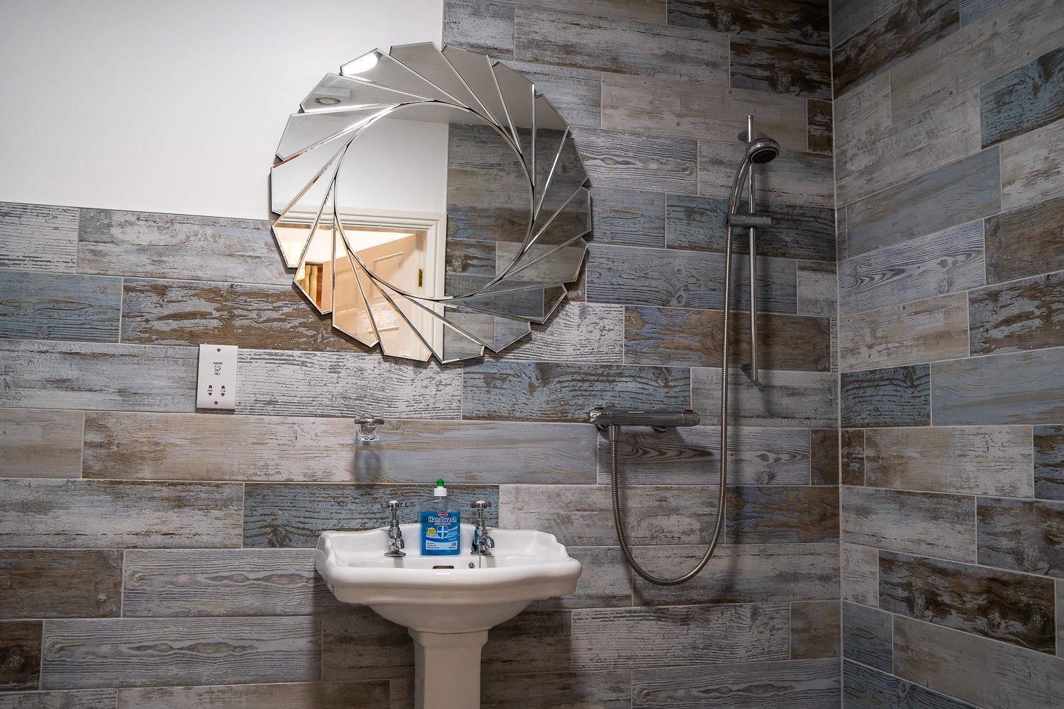 Superior Suite - Photo 25