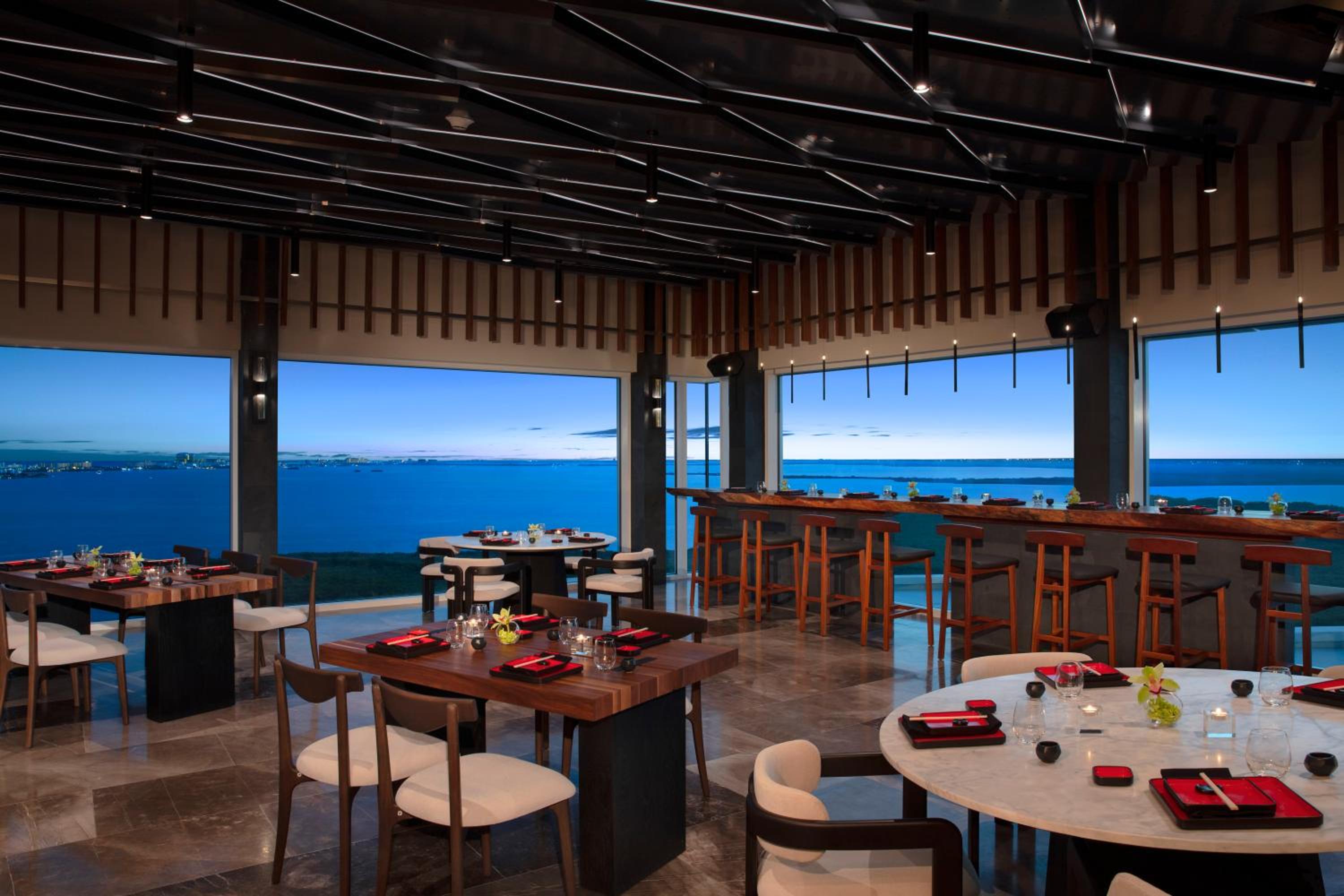 Xcelerate Junior Suite Ocean Front Double - Photo 15