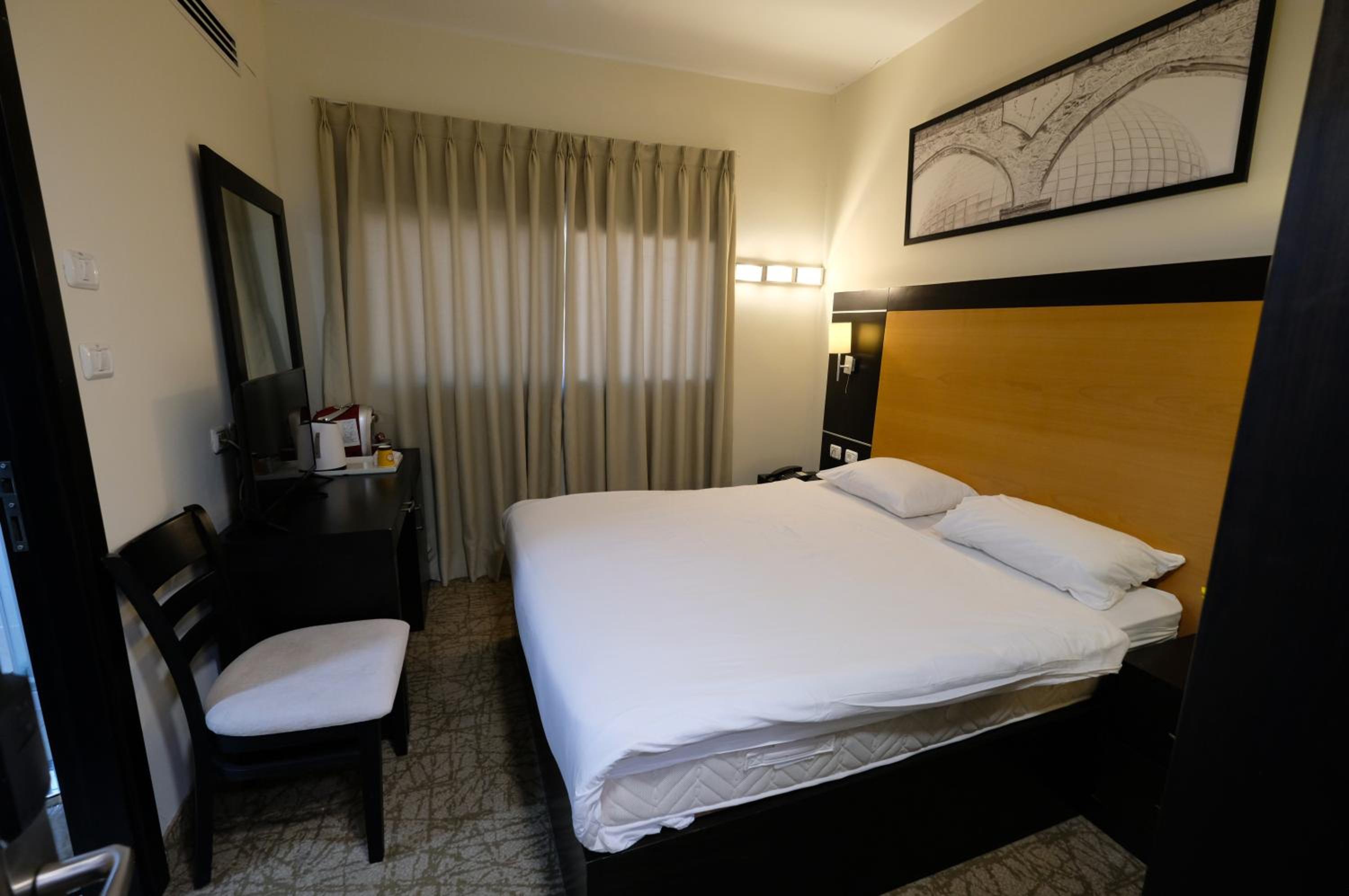 Economy Double Room - Photo 5