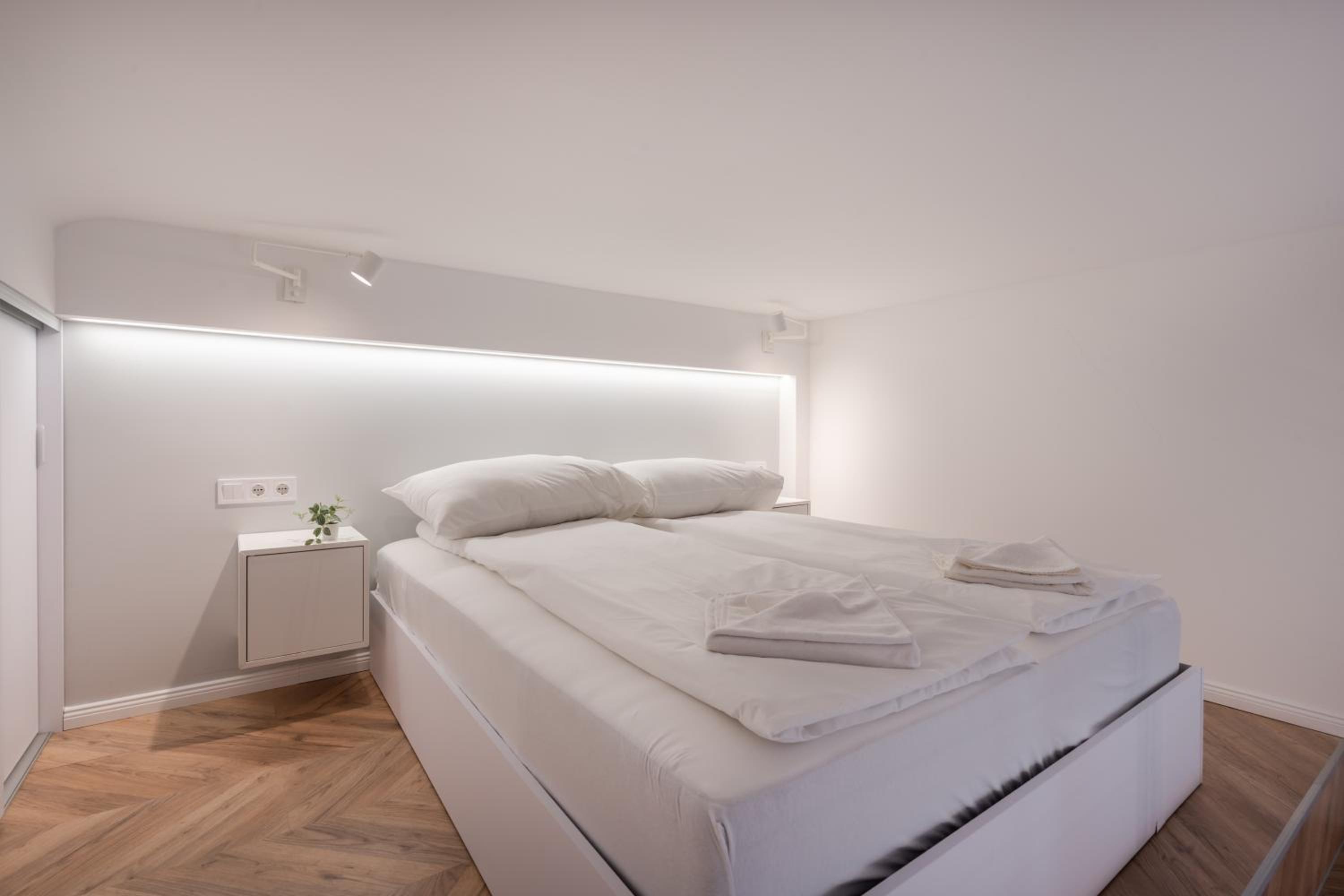 Superior Apartment with Gallery - Photo 35