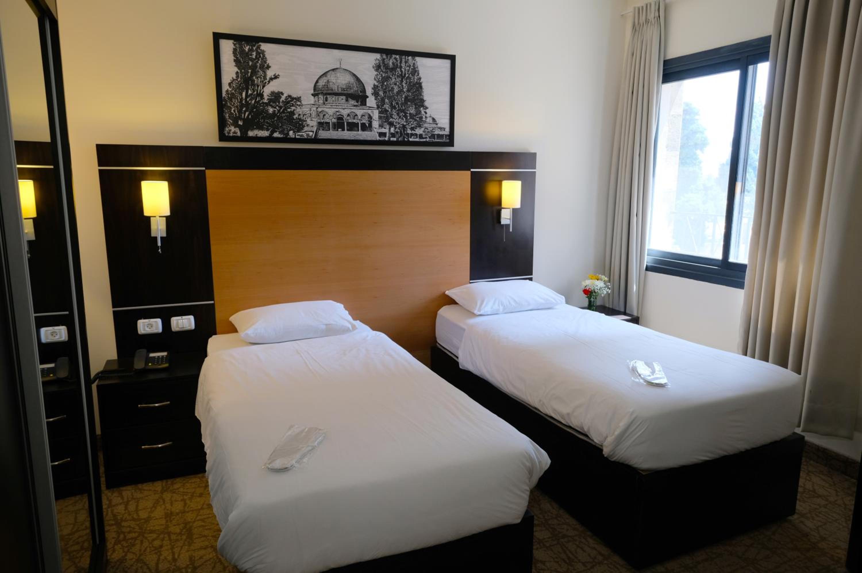 Standard Twin Room - Photo 23