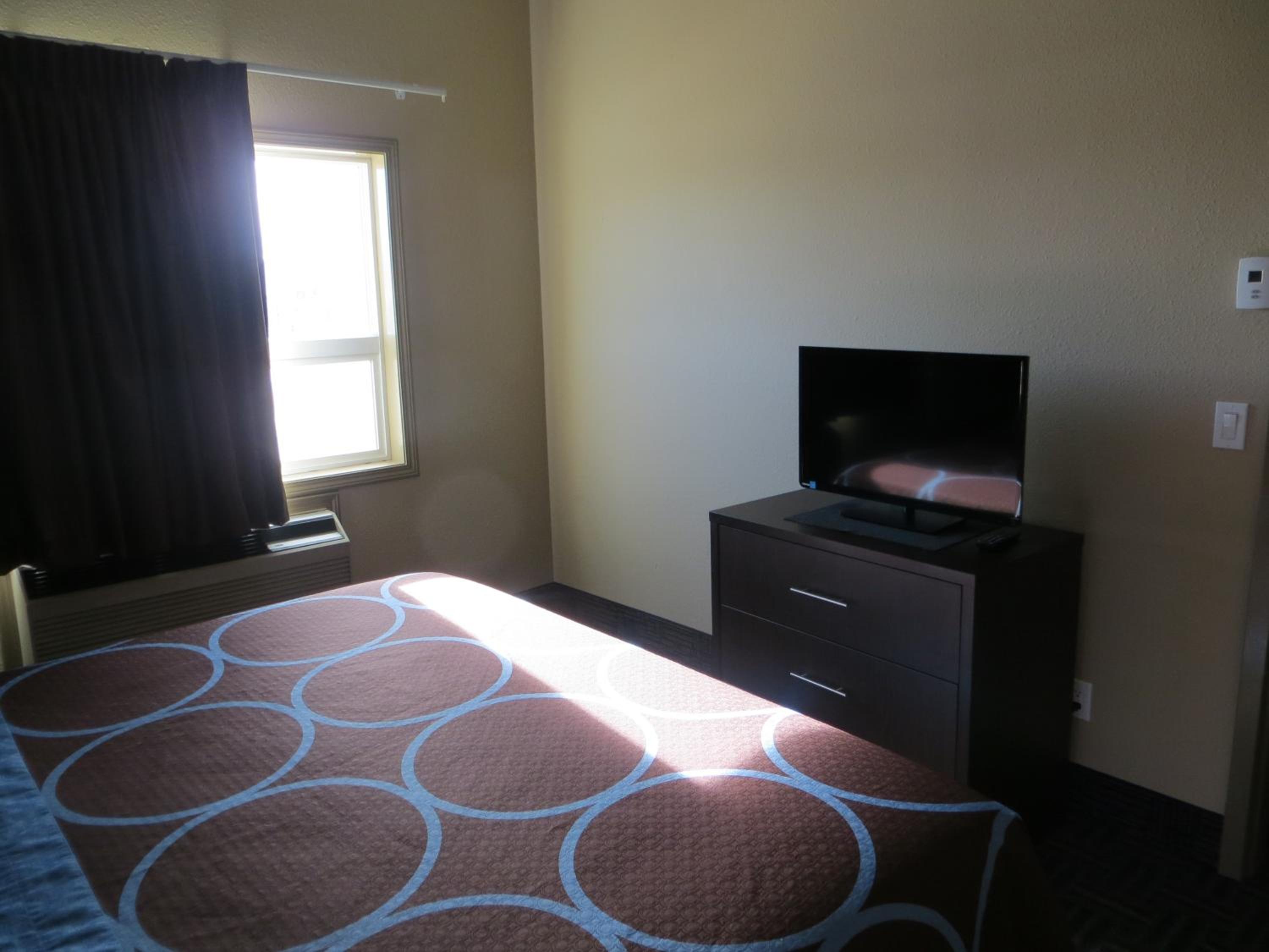 One-Bedroom King Suite - Non-Smoking - Photo 3