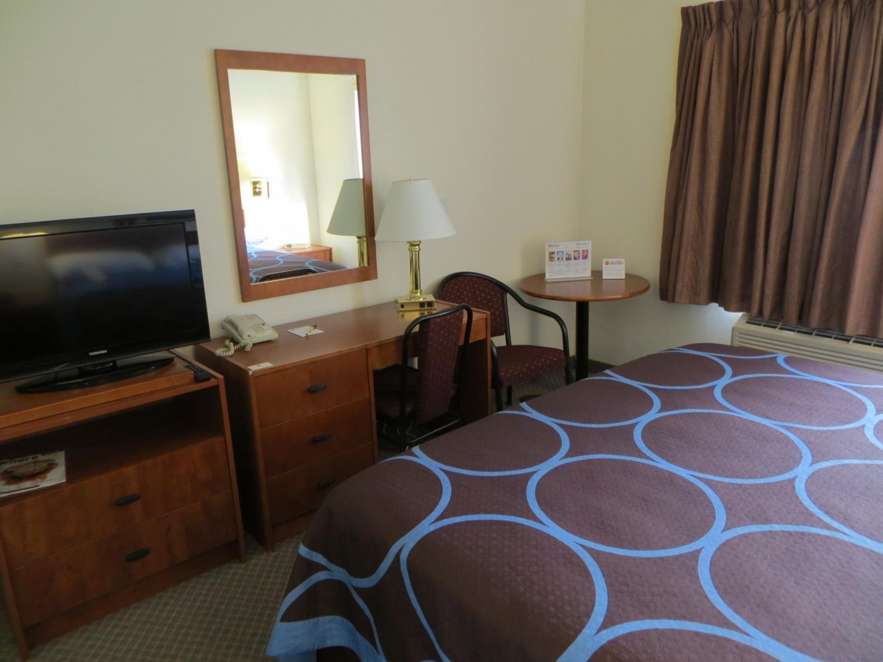 King Room - Non-Smoking - Photo 1