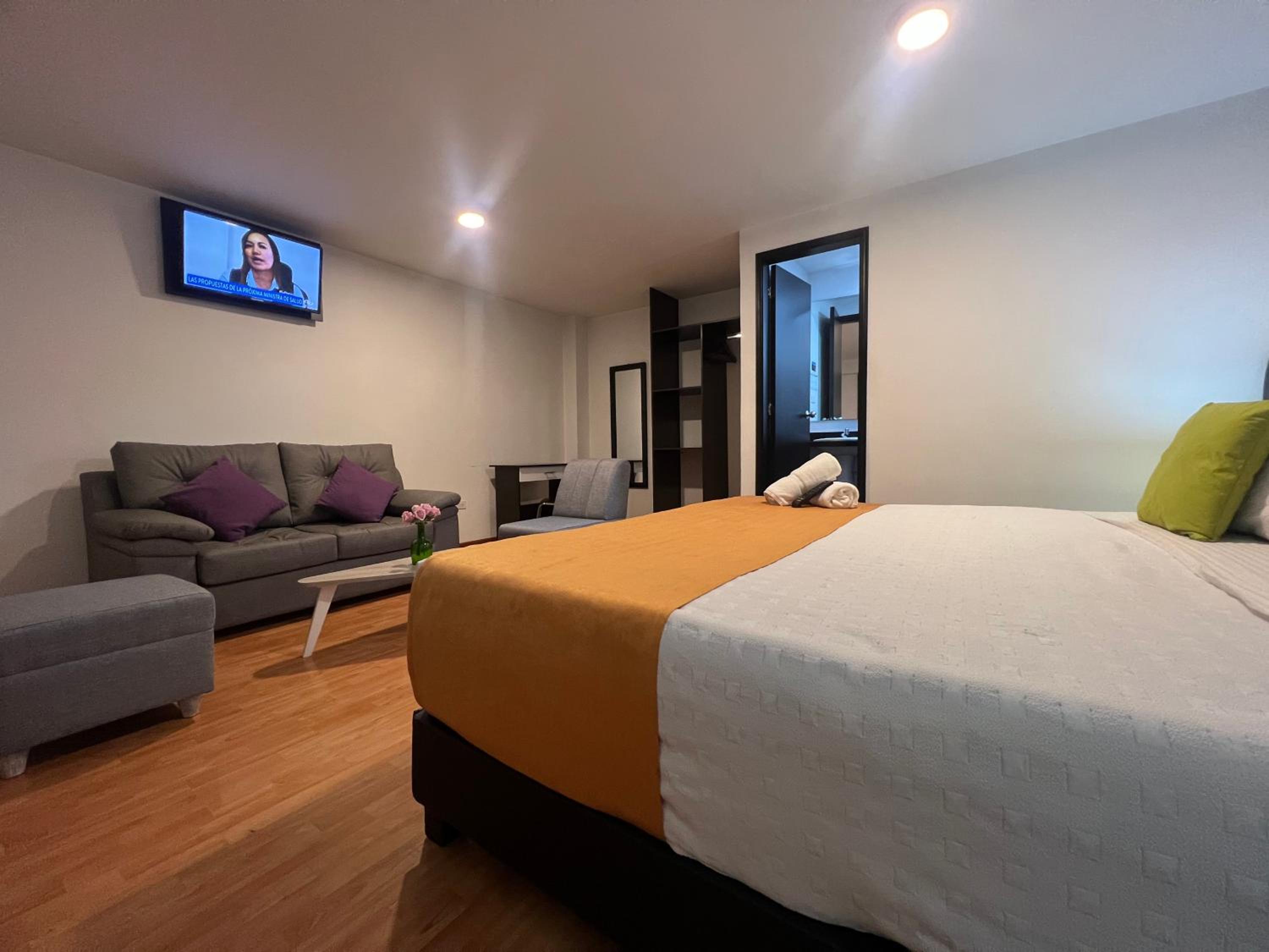 Double Room with Private Bathroom photo 2
