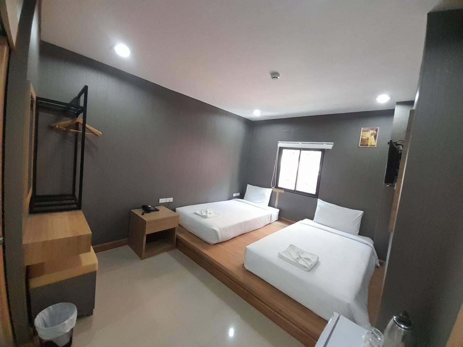 Deluxe Twin Room photo 3