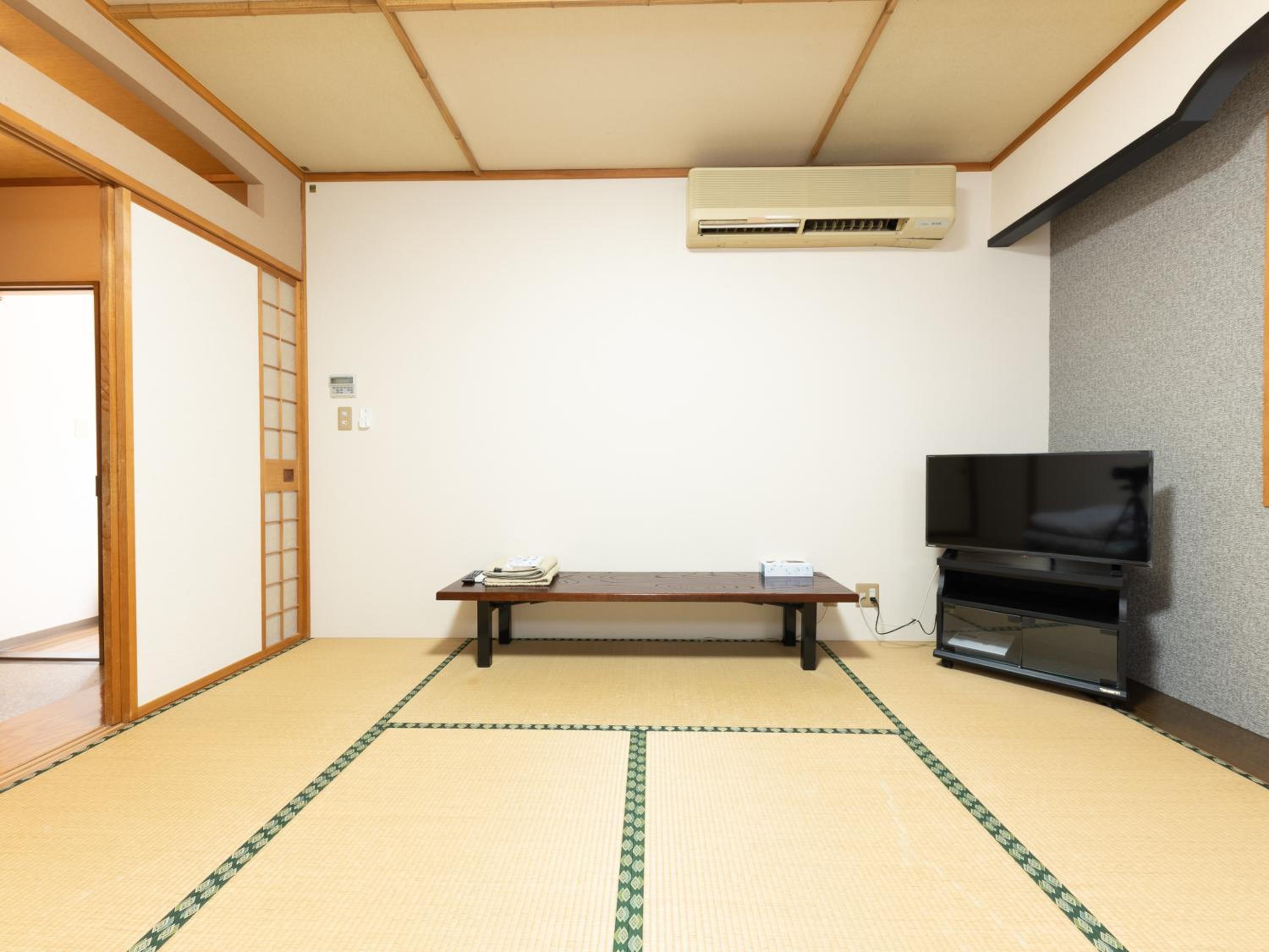Japanese-Style Room