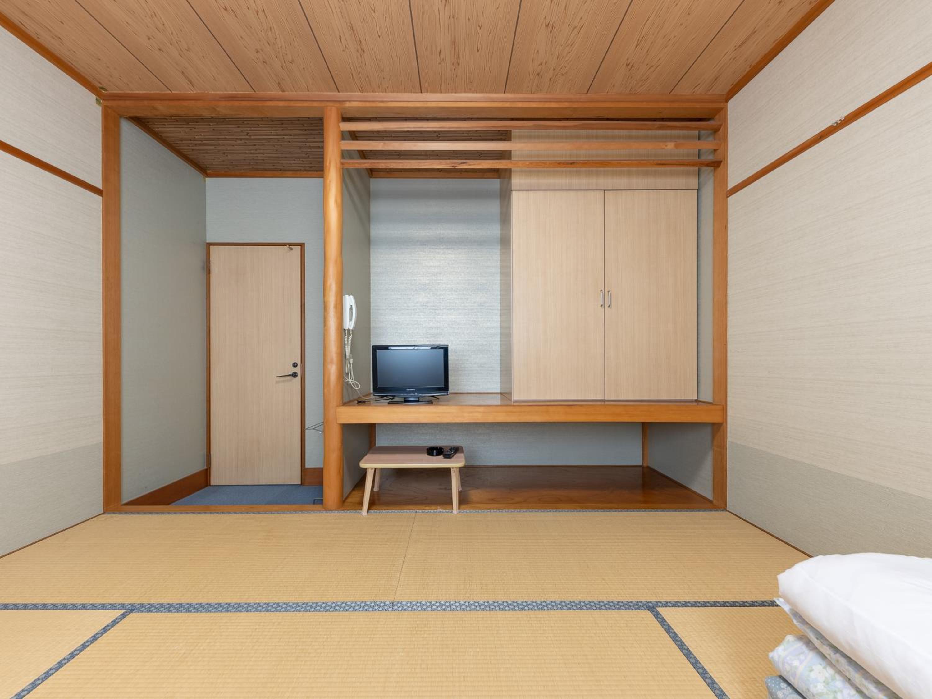 Japanese-Style Room