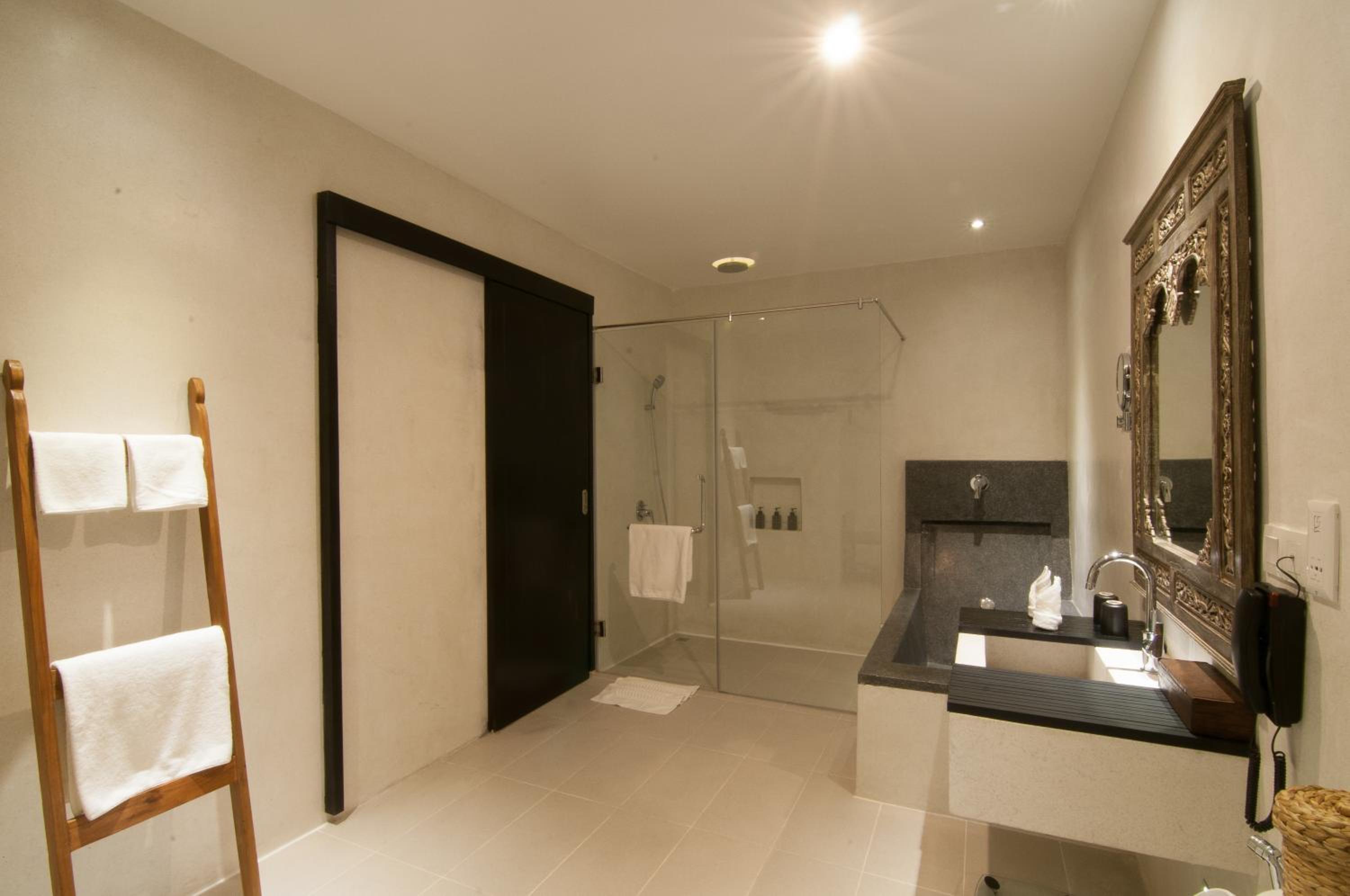 Family Suite with Pool View
