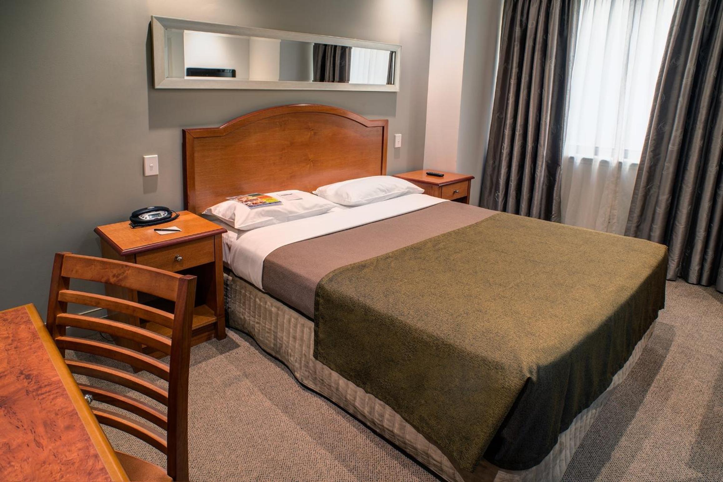 Standard Queen Room