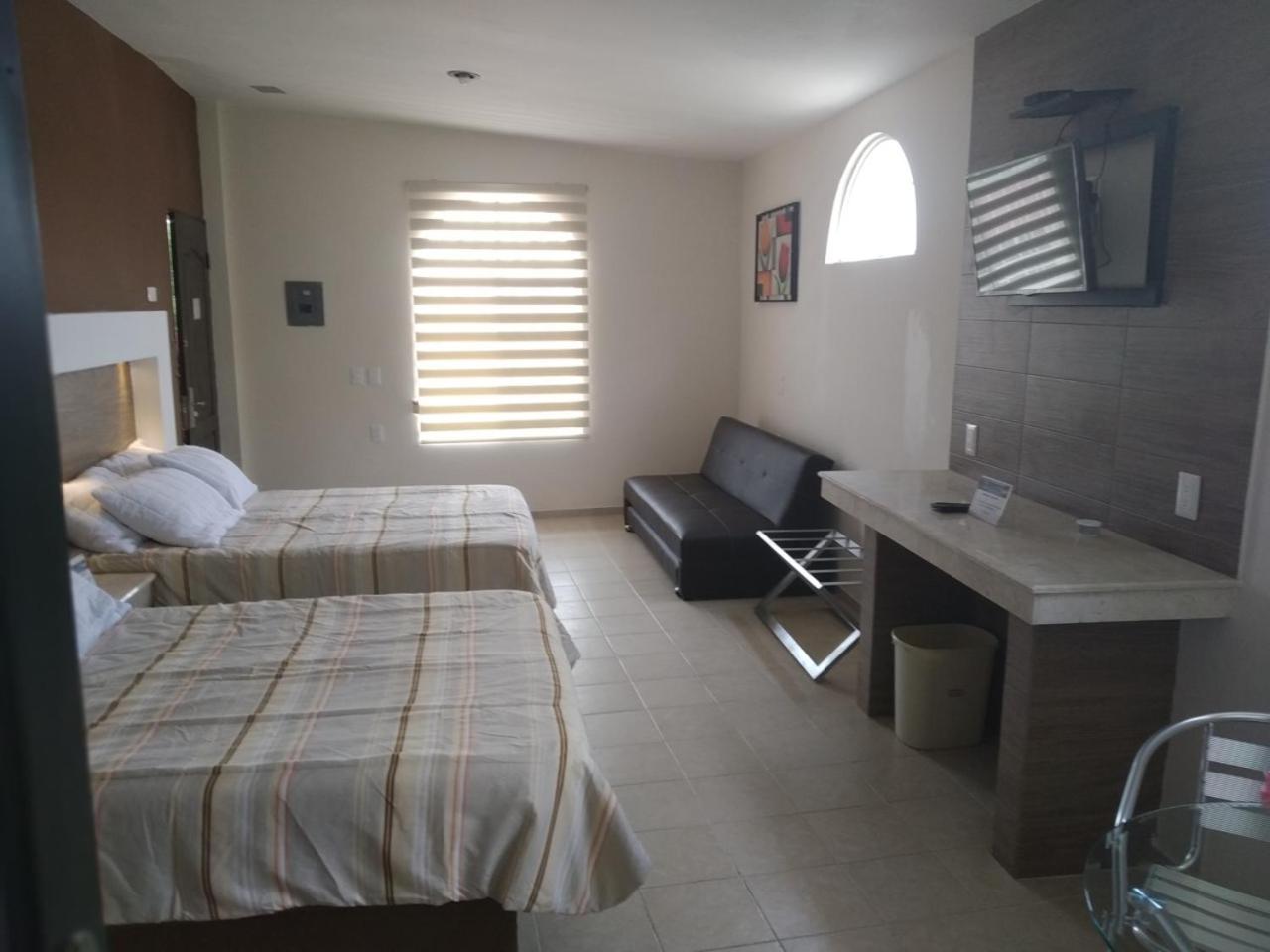 Deluxe Twin Room - Photo 2