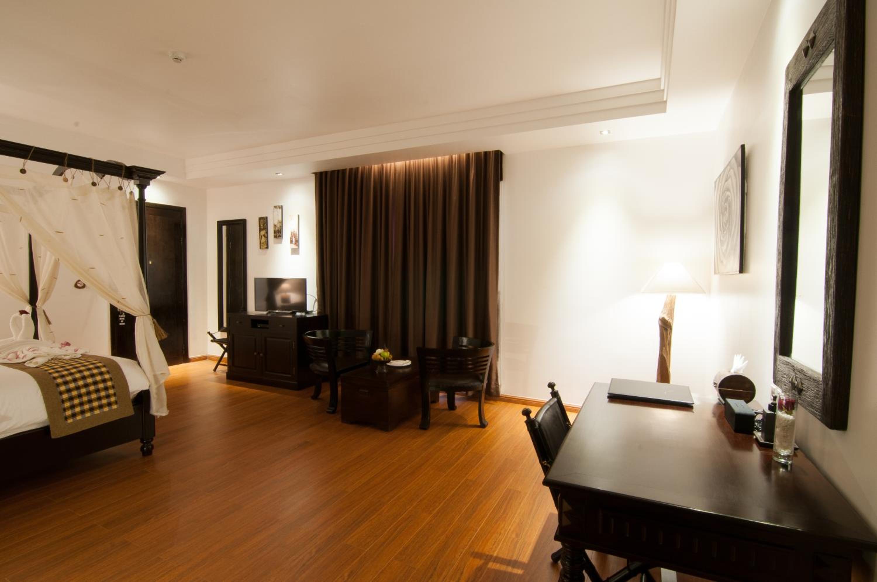One-Bedroom Apartment Suite - Double with Private Balcony