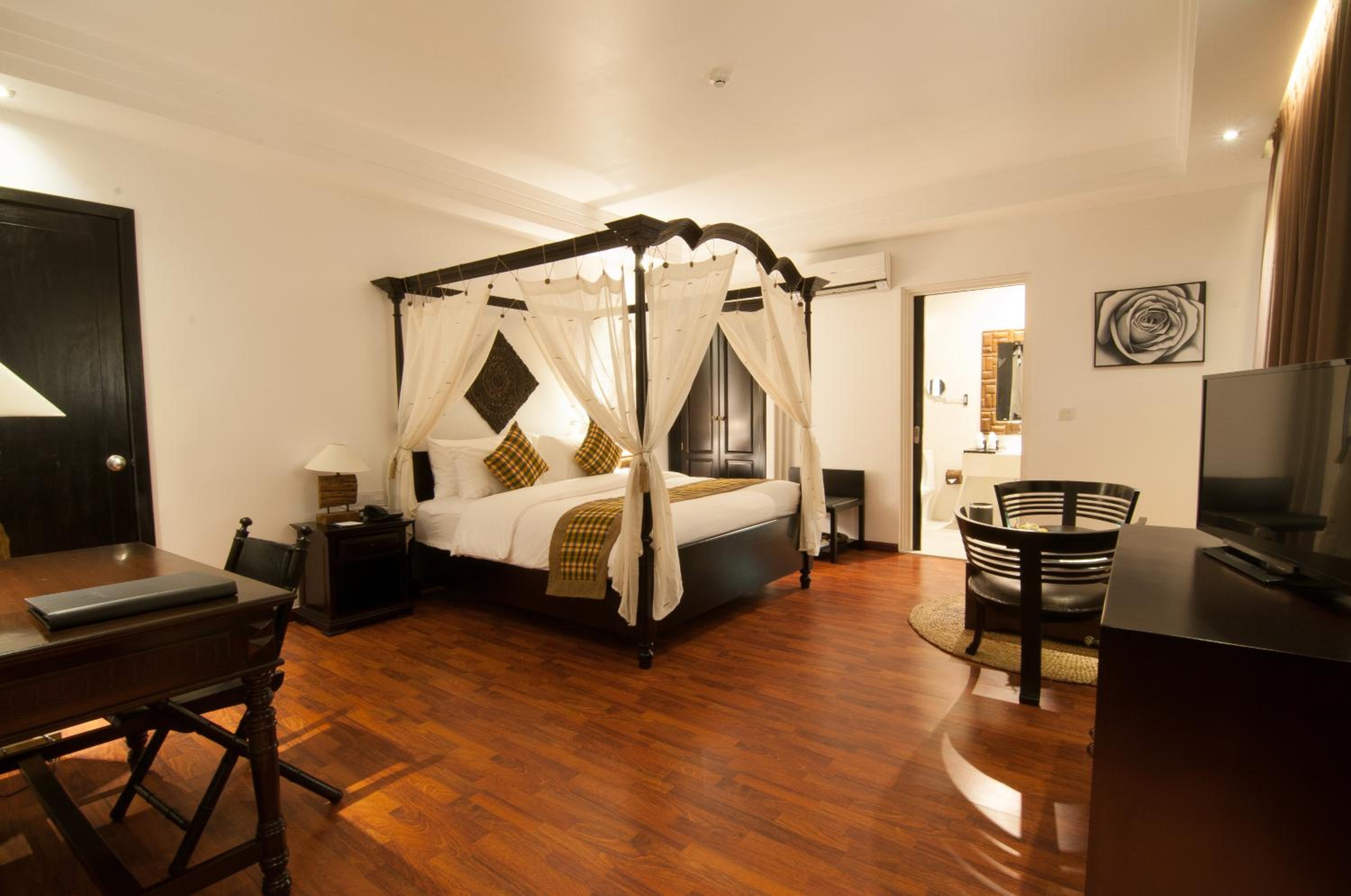 Double Suite with Pool View