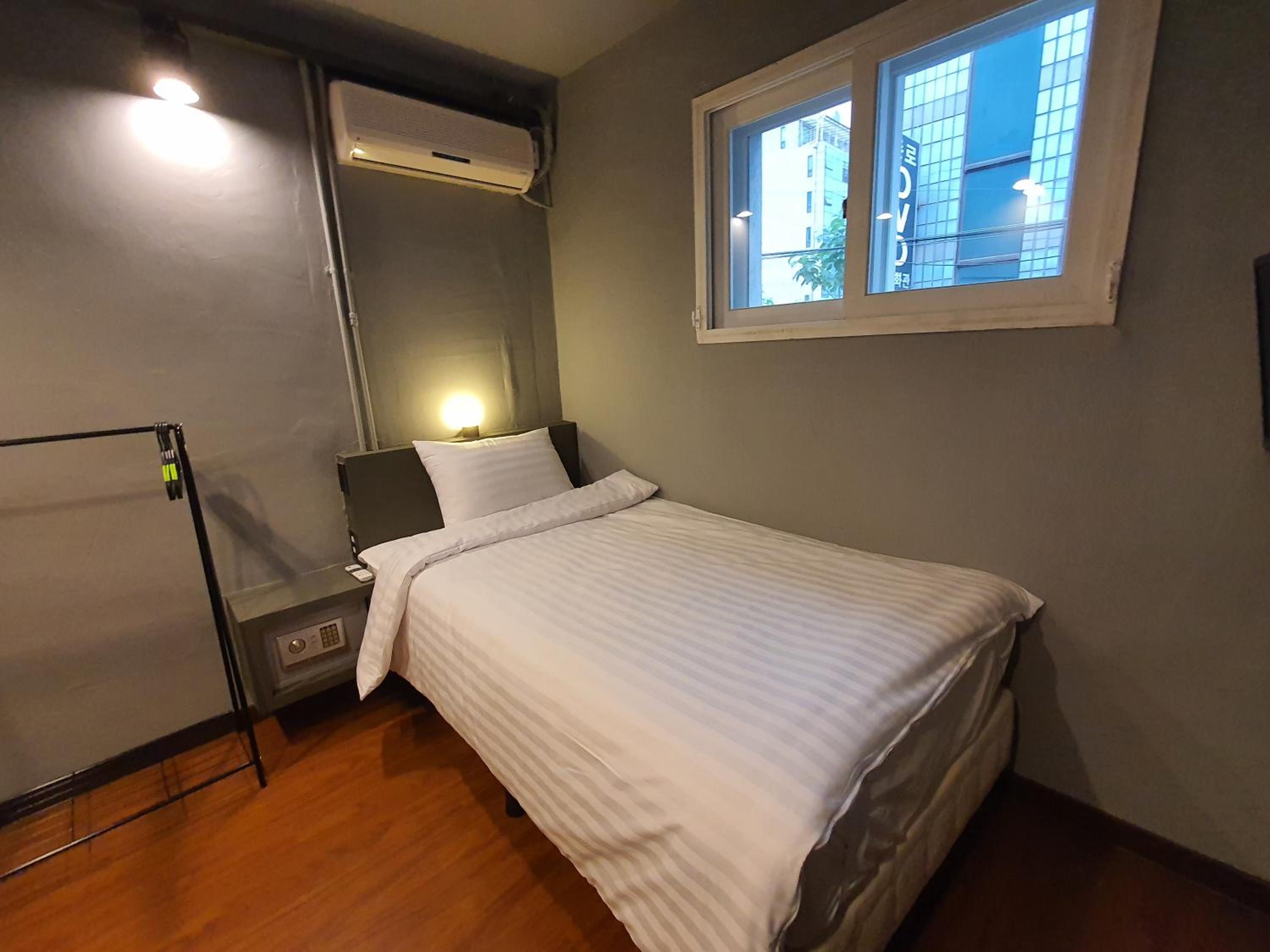 Single Room With a Private Bathroom