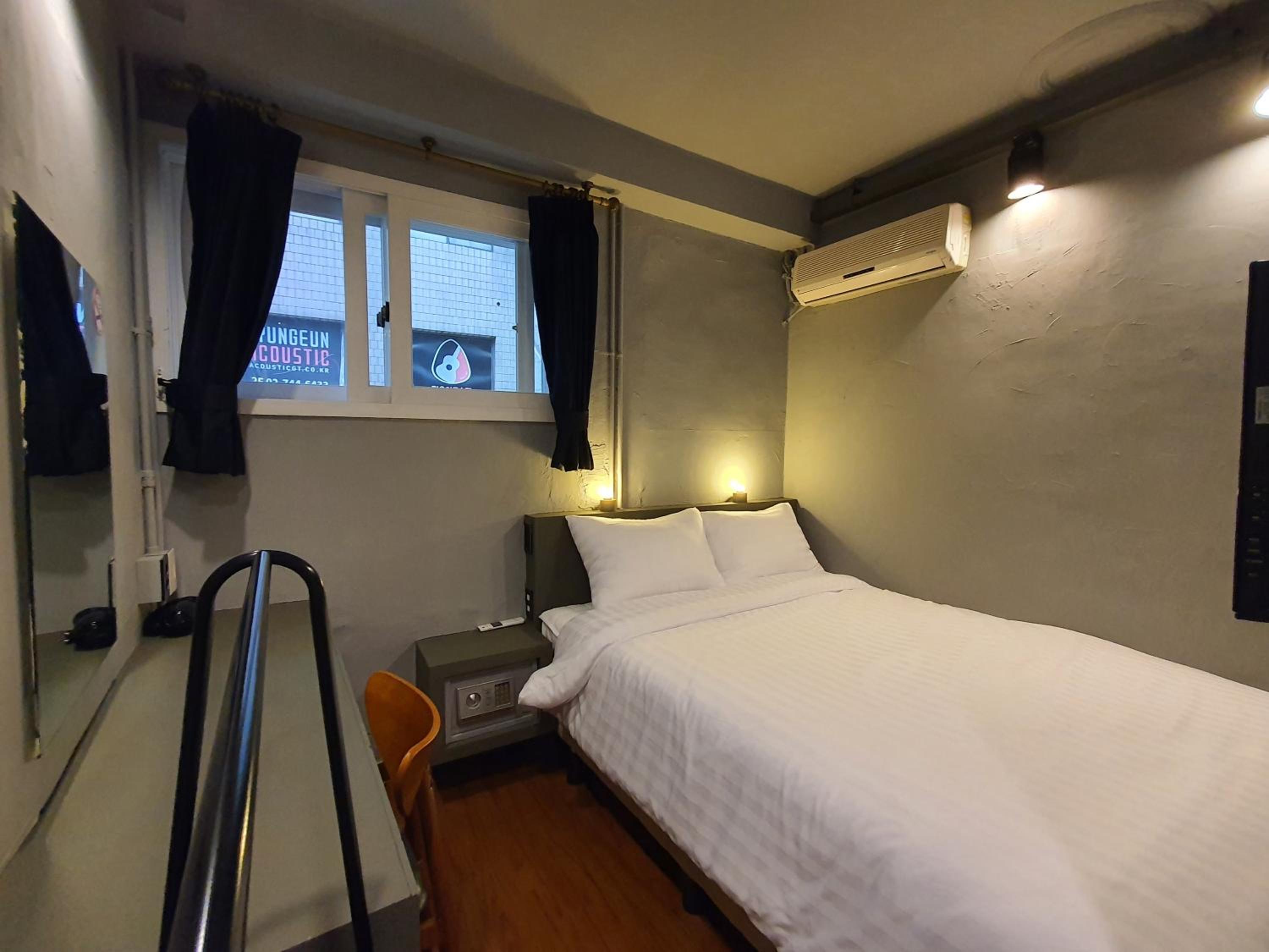 Double Room With a Private Bathroom