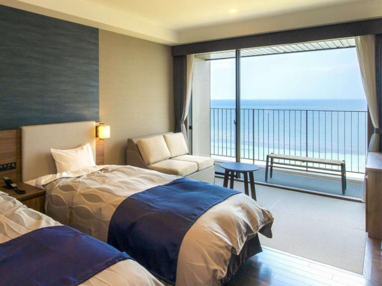 Standard Twin Room with Sea View