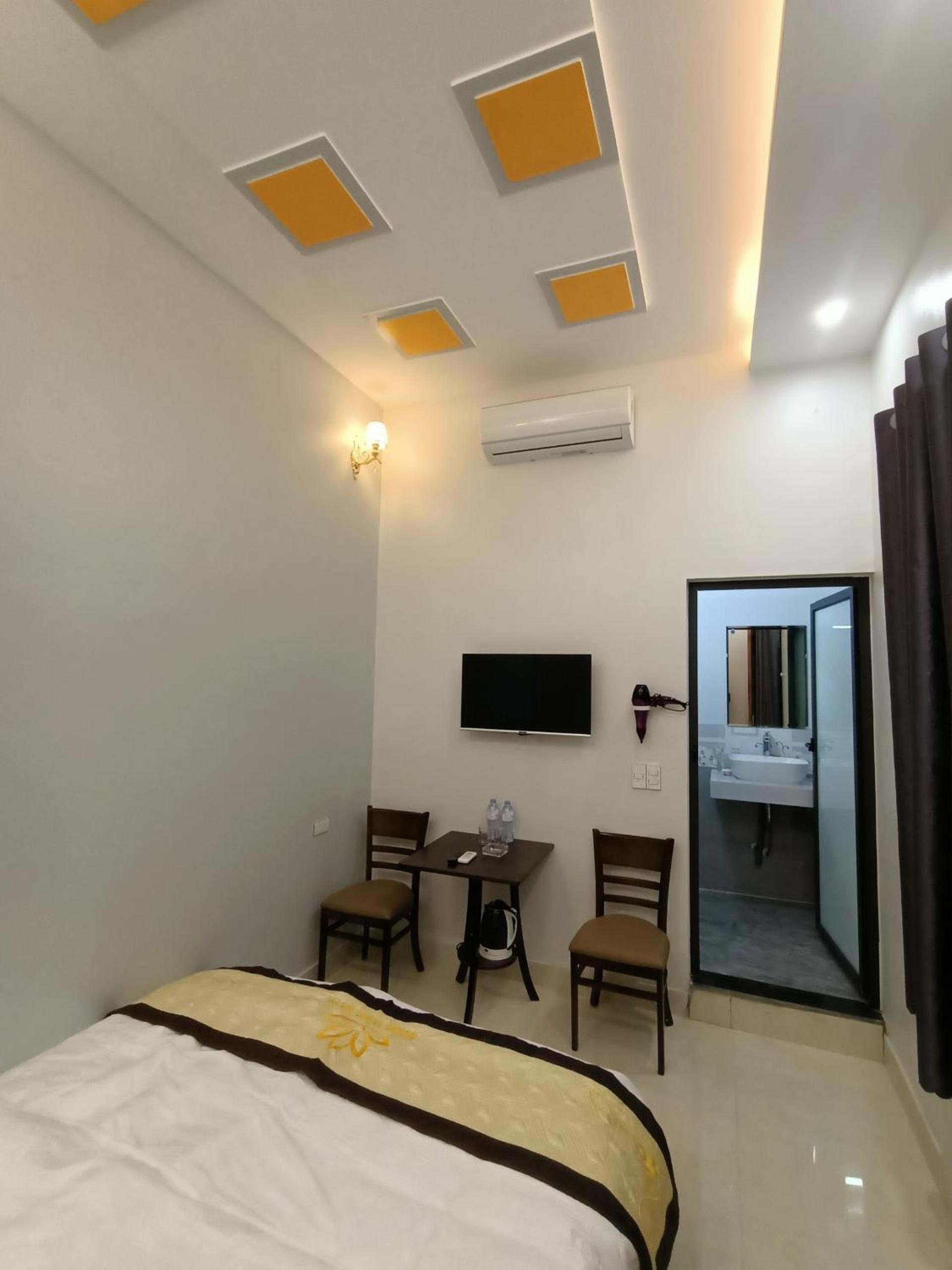 Double Room - Photo 8