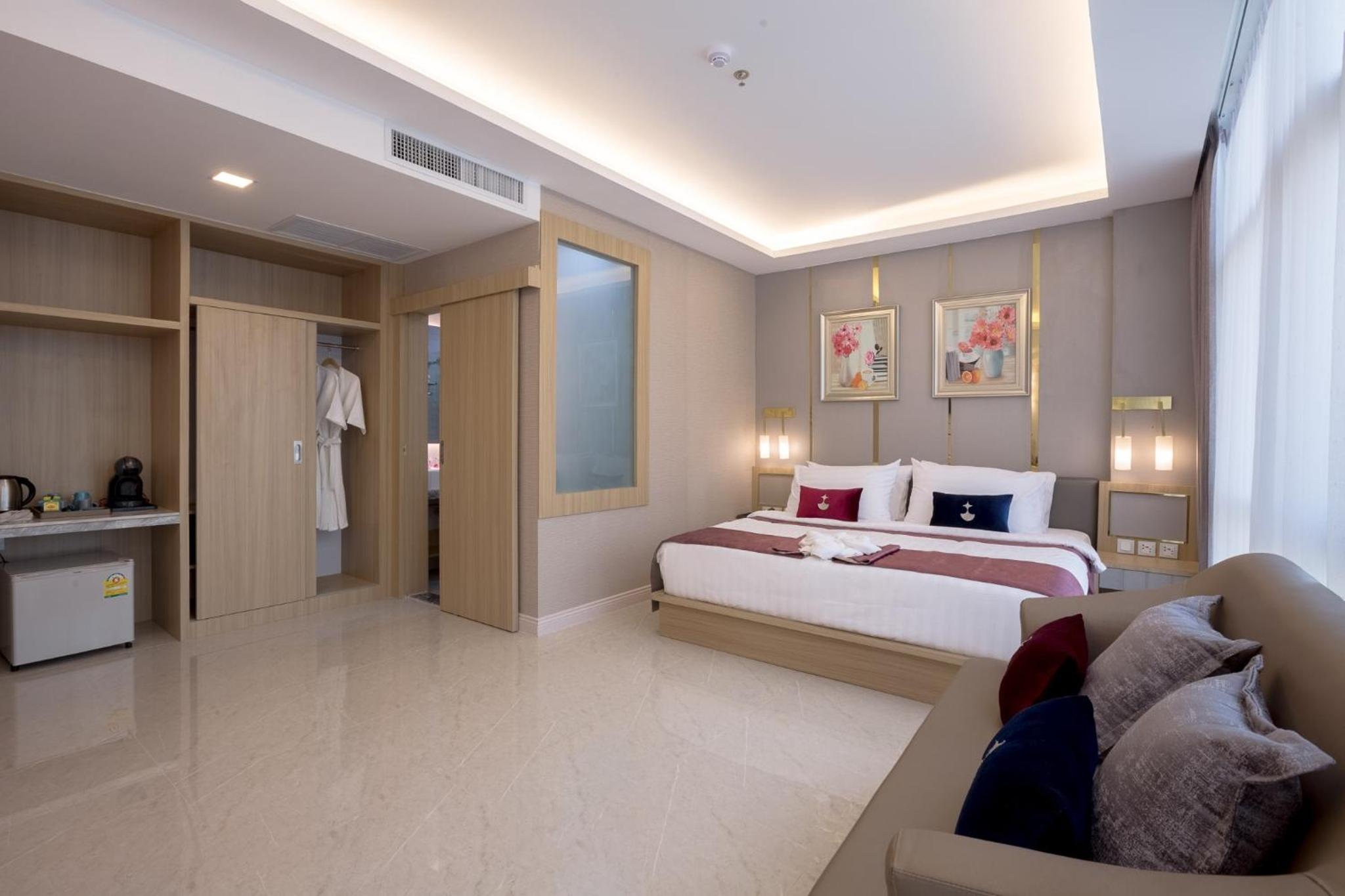 Deluxe Double or Twin Room photo 1