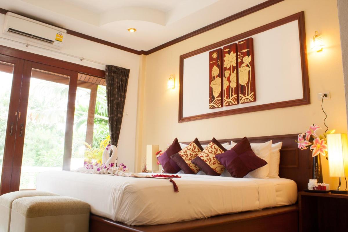Two-Bedroom Deluxe Suite photo 3