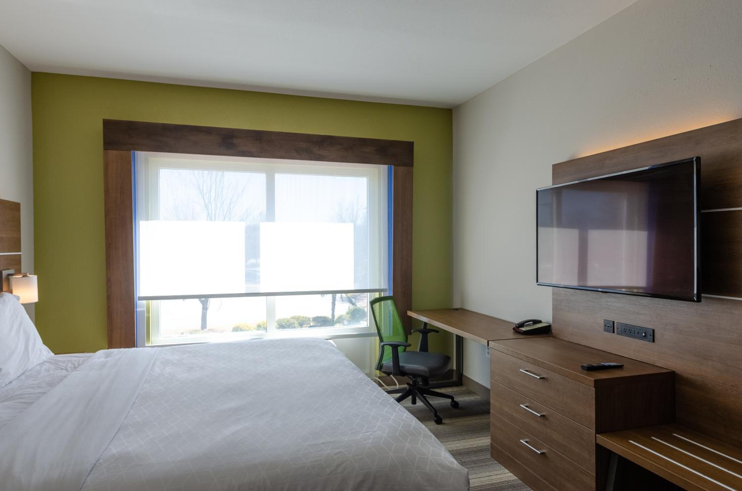 Standard King Room