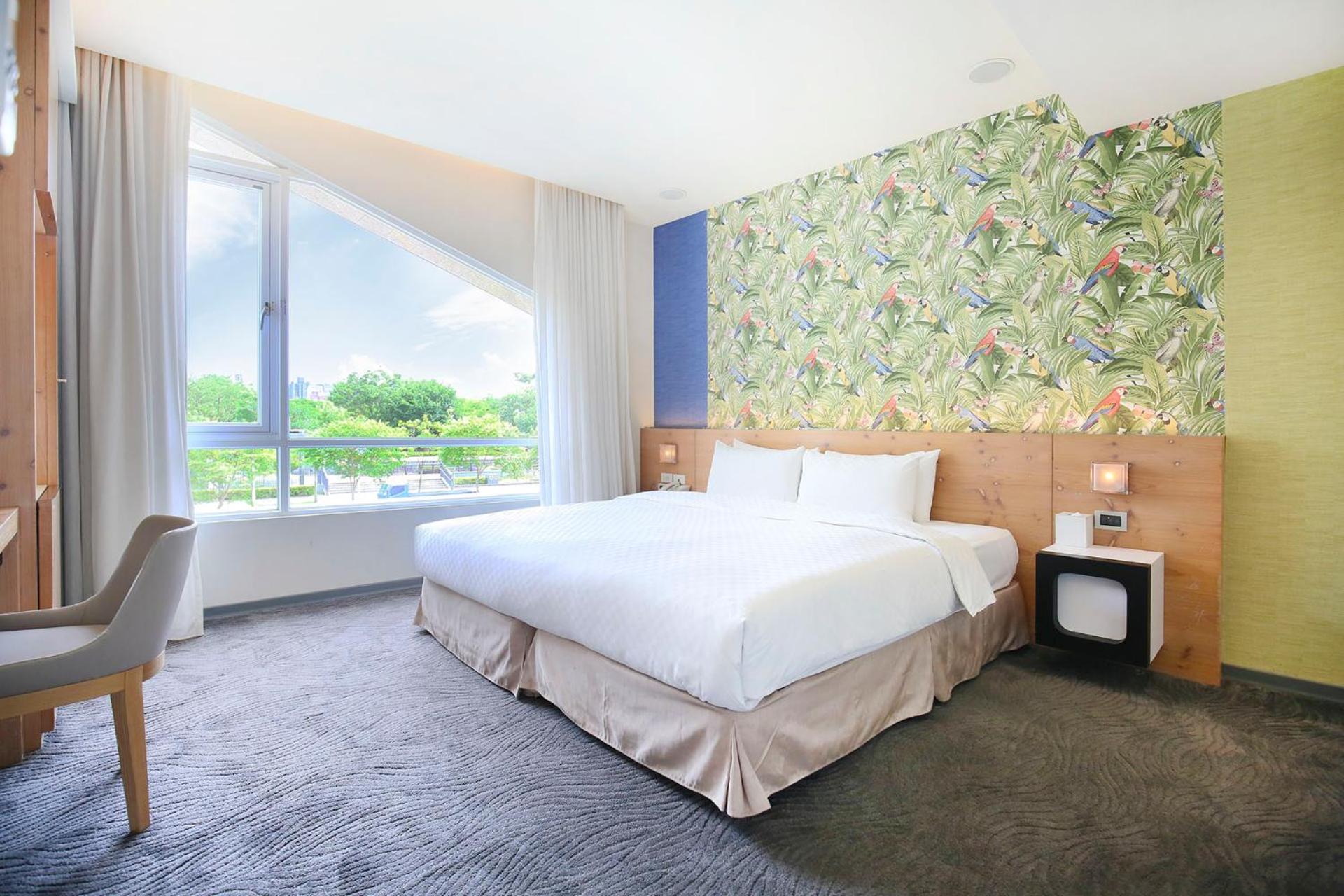 Deluxe Double Room with City View