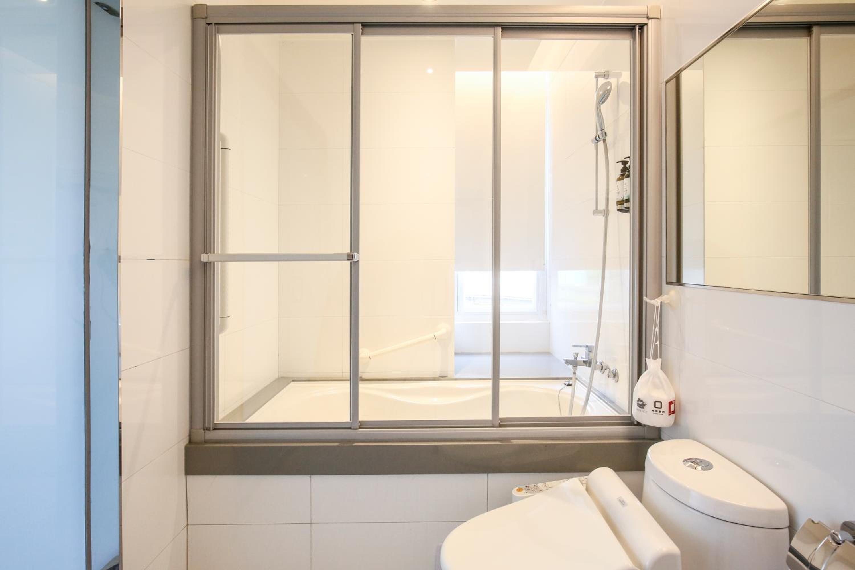Deluxe Twin Room with City View