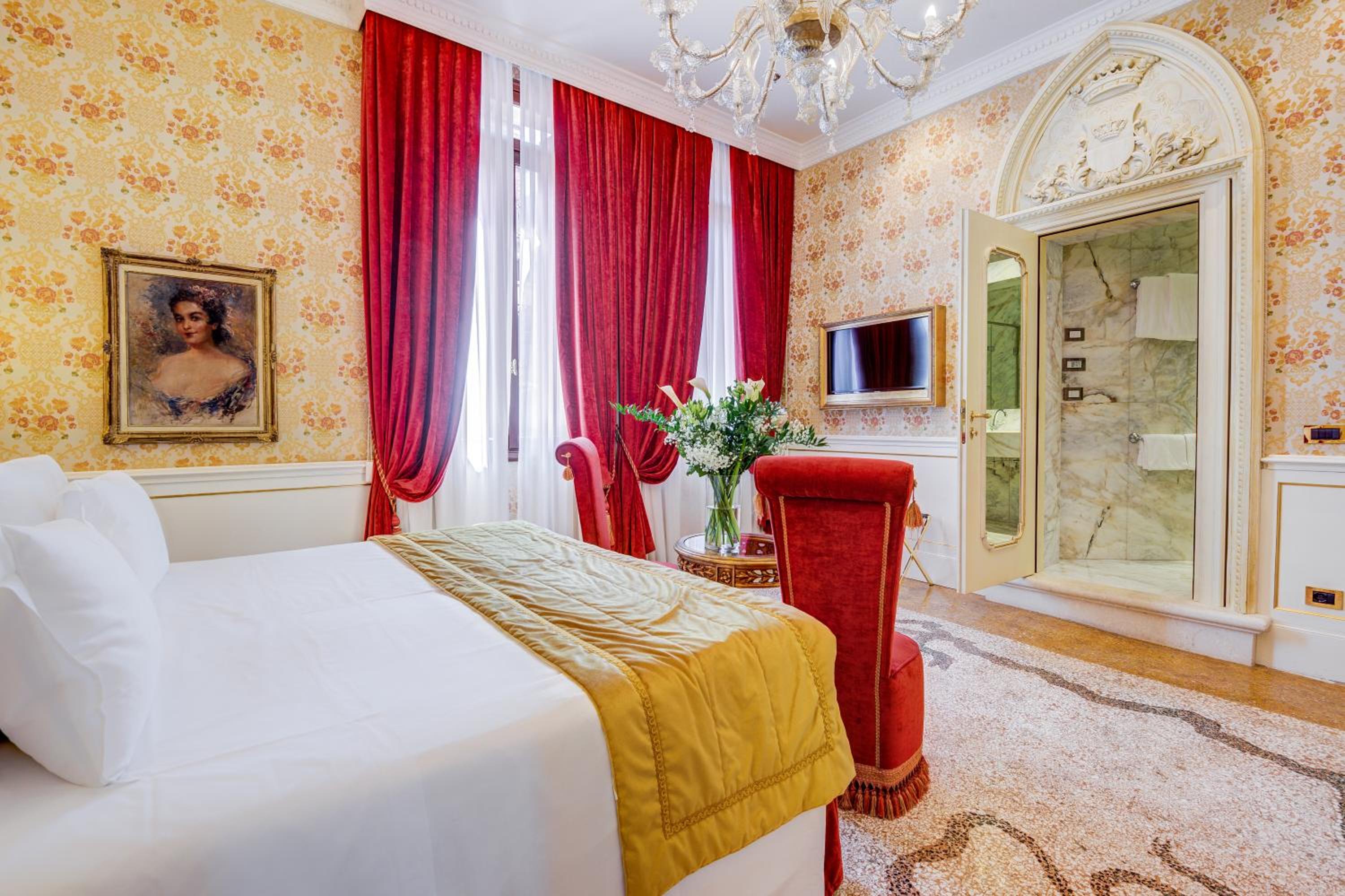 Superior Double or Twin Room photo 2