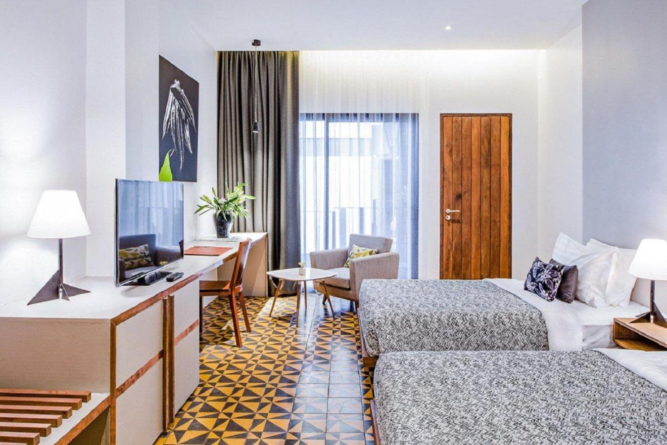 Deluxe Twin Room with Balcony - Photo 1
