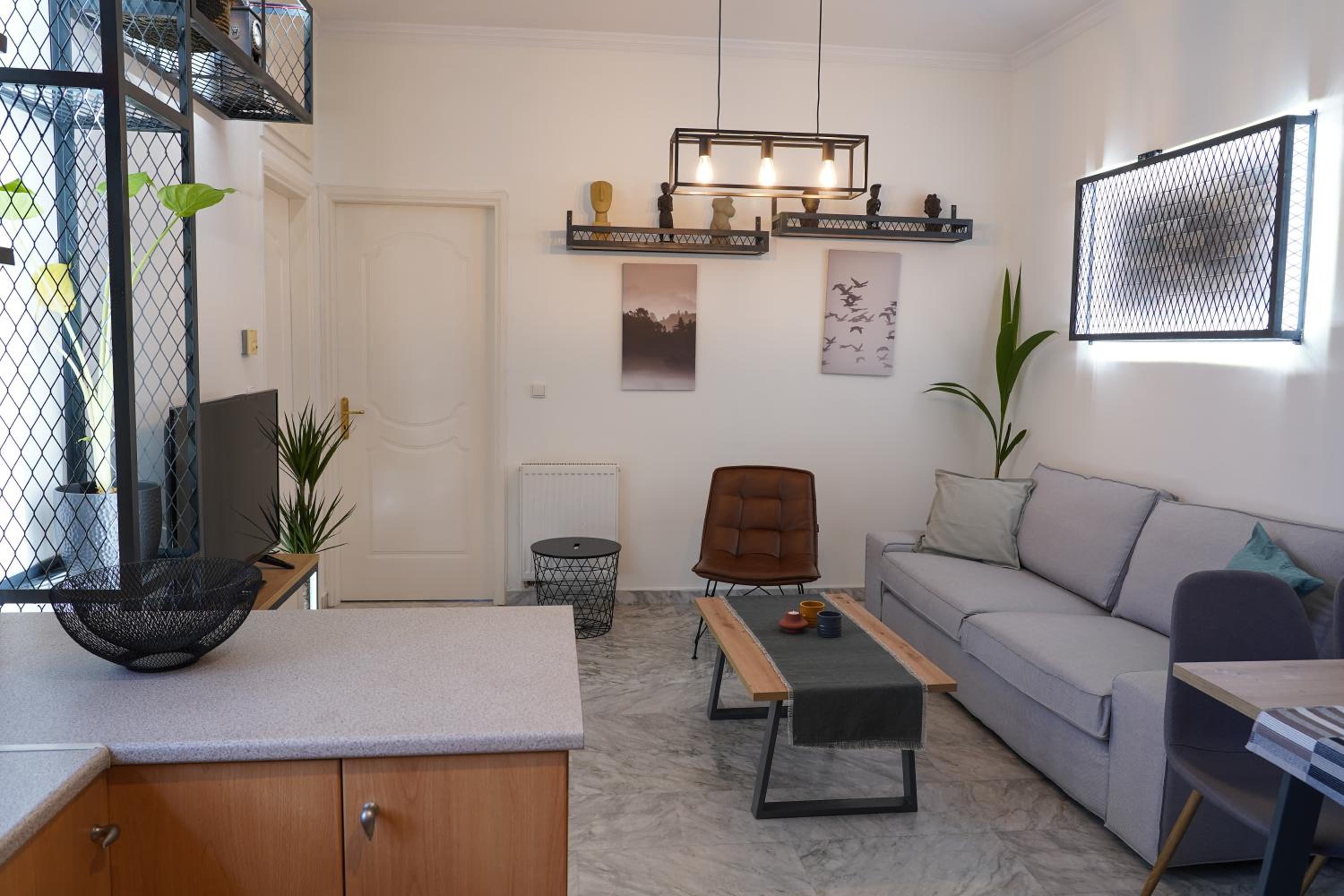 One-Bedroom Apartment - Photo 27