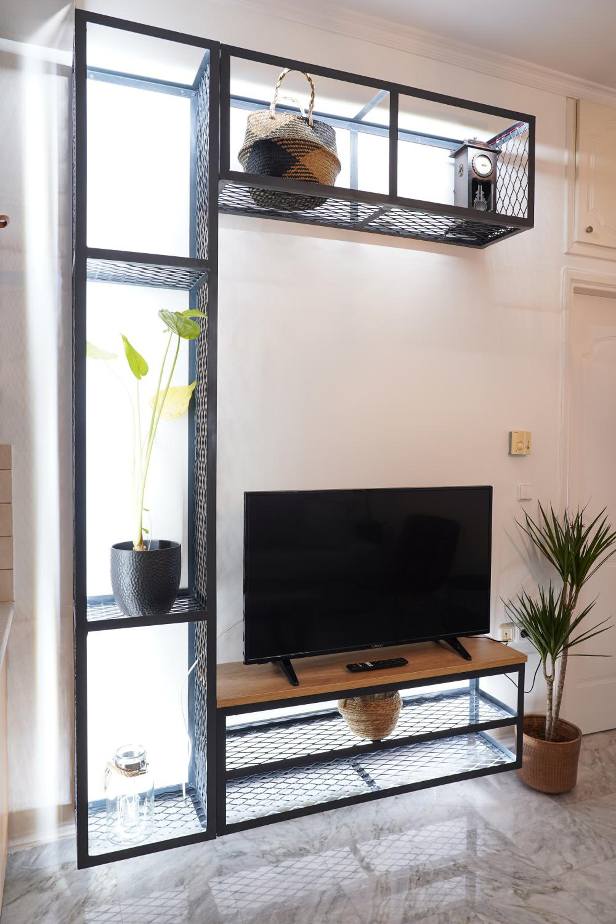 One-Bedroom Apartment - Photo 25