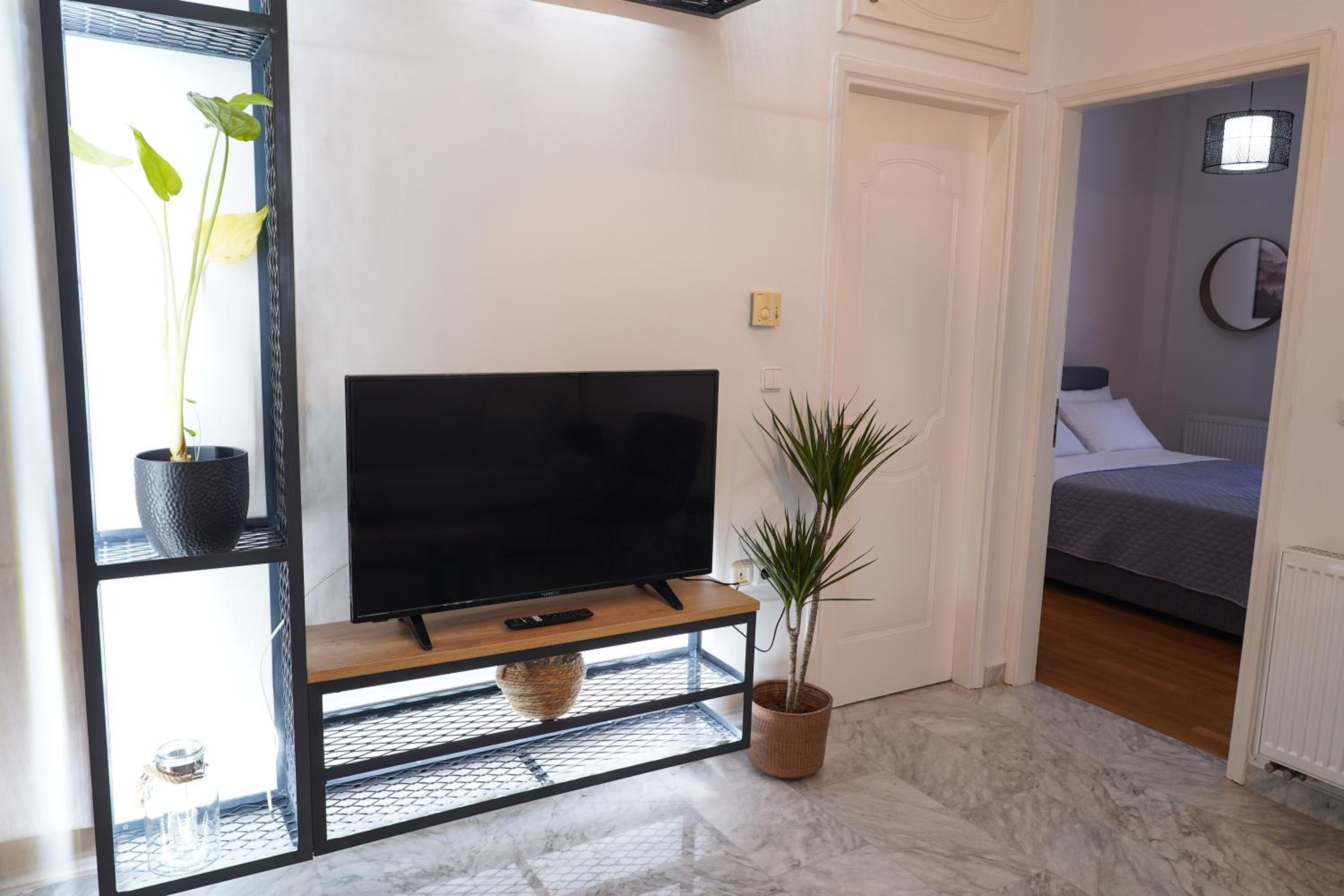 One-Bedroom Apartment - Photo 22