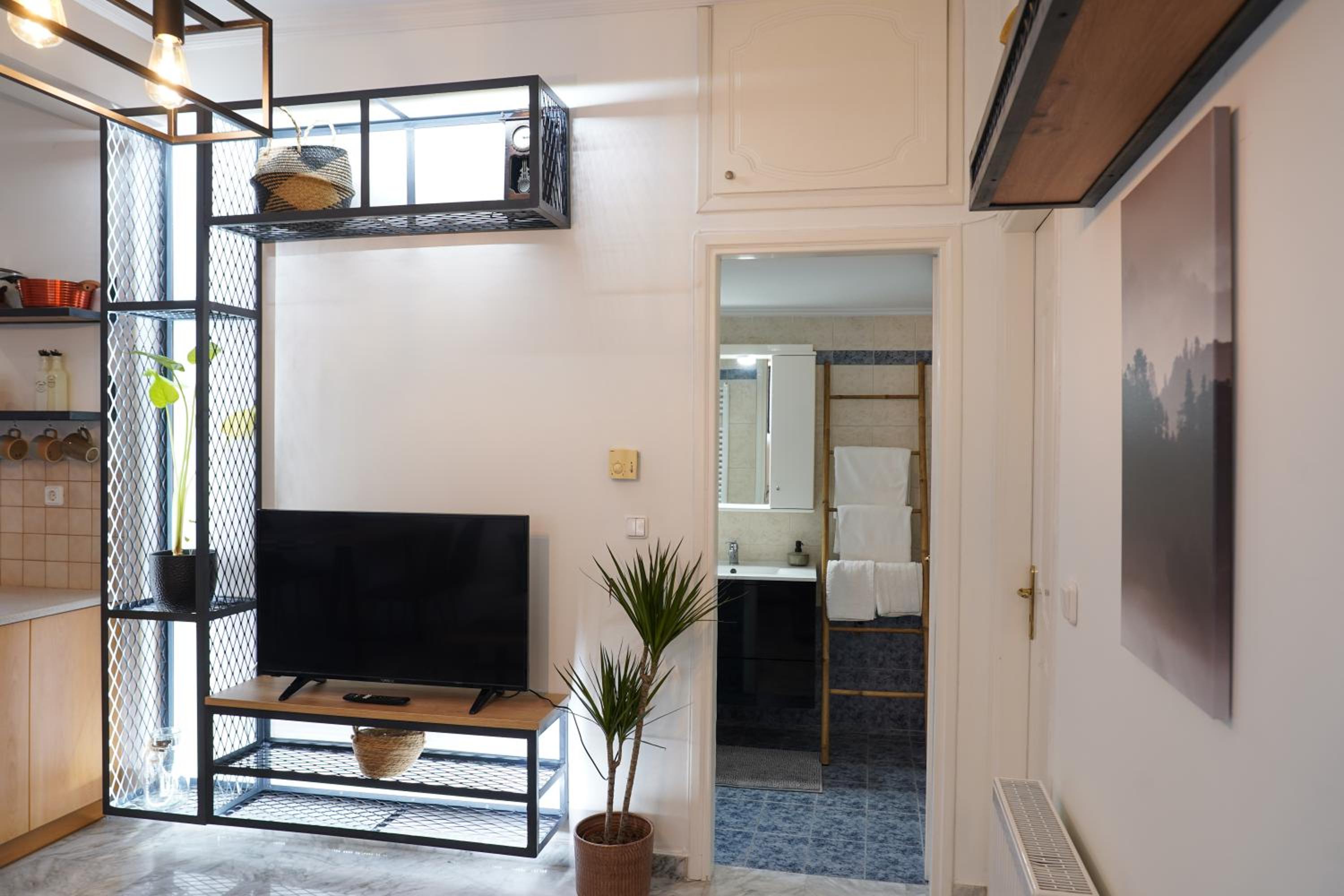 One-Bedroom Apartment - Photo 18