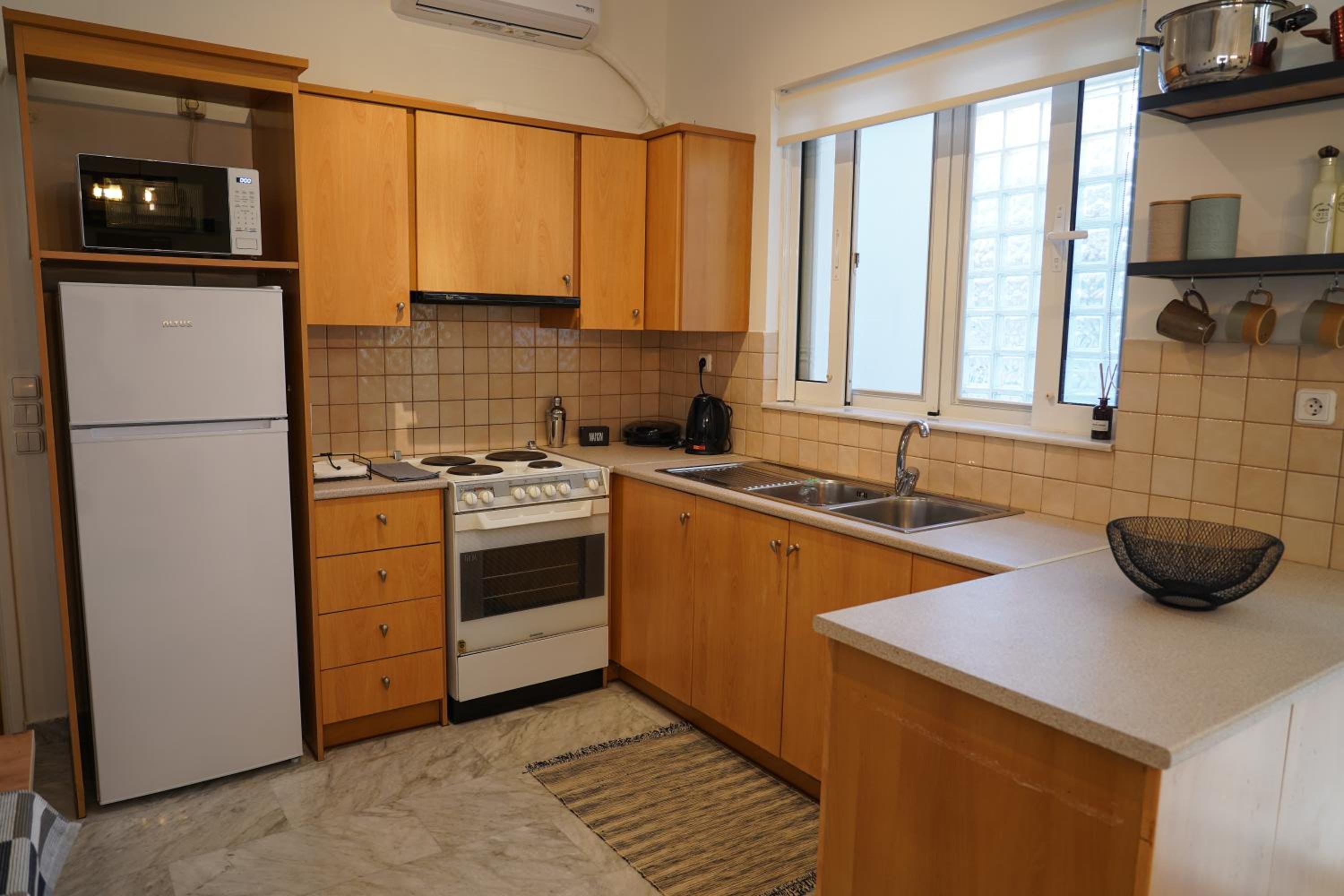 One-Bedroom Apartment - Photo 15