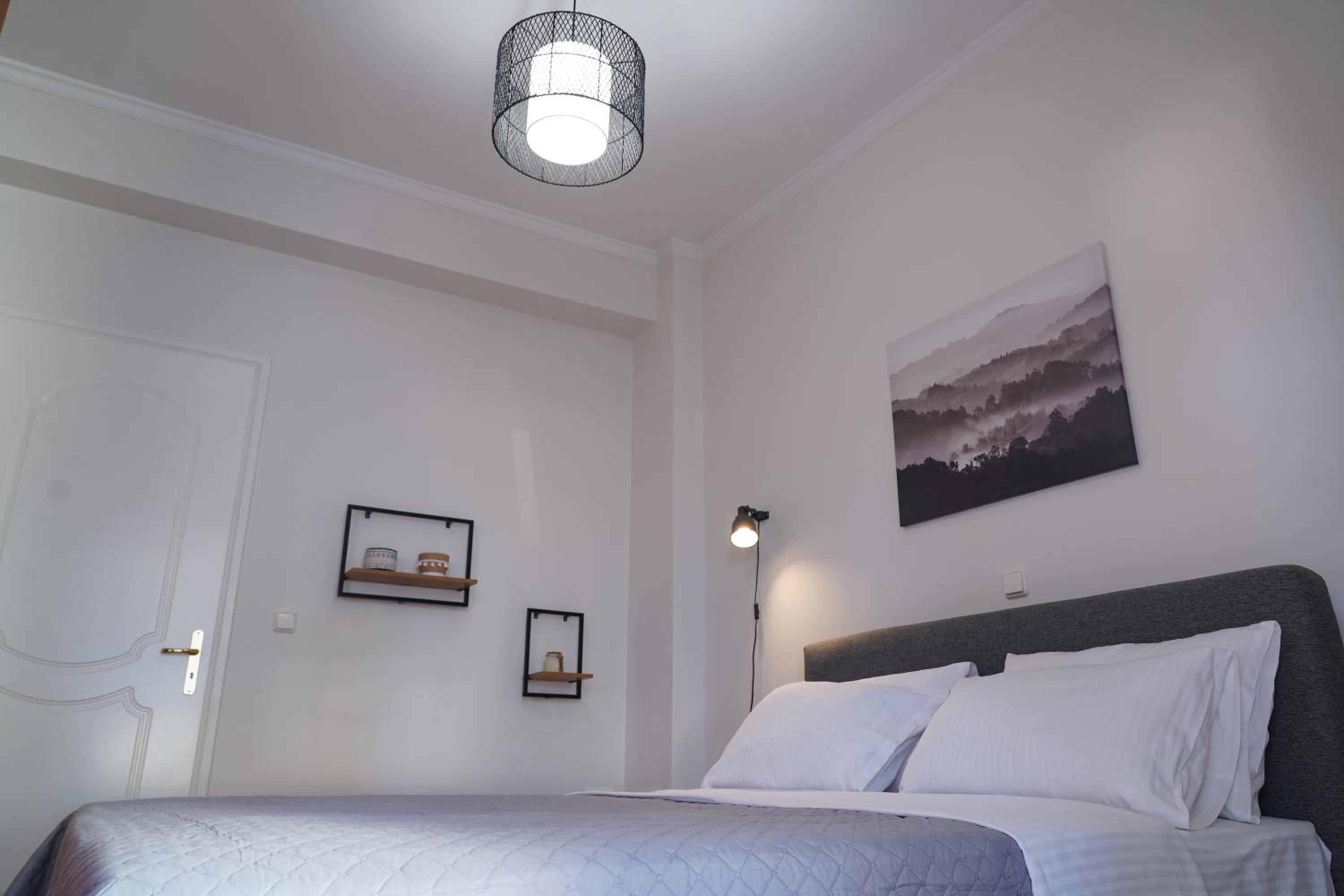 One-Bedroom Apartment - Photo 11
