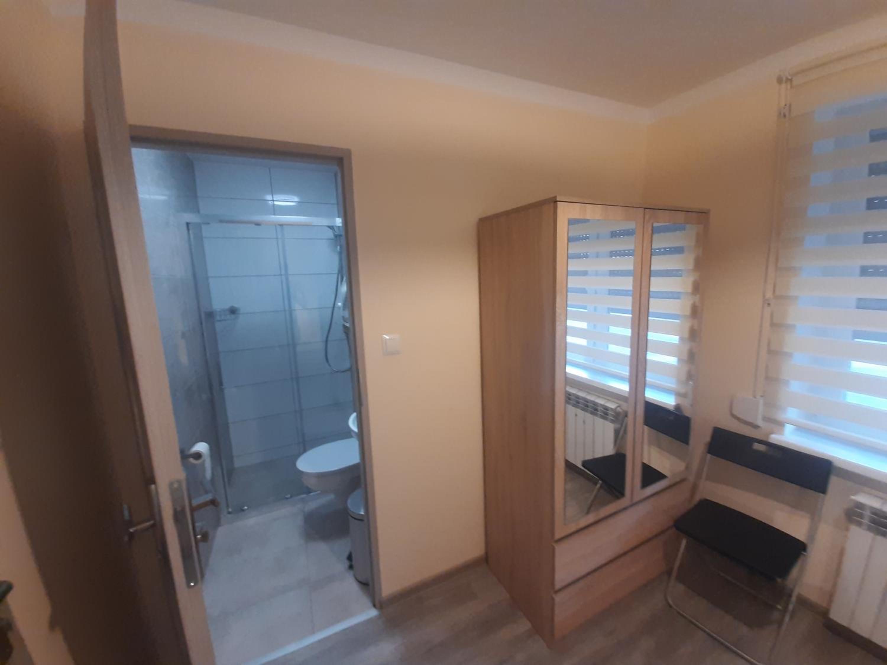 Small Single Room photo 3