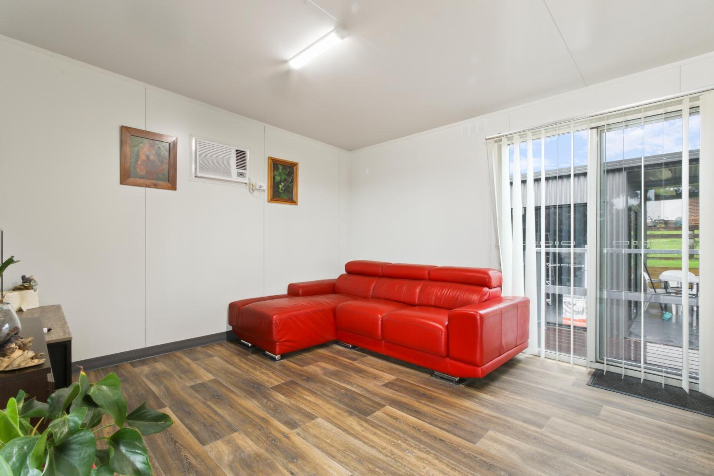 One-Bedroom House photo 2