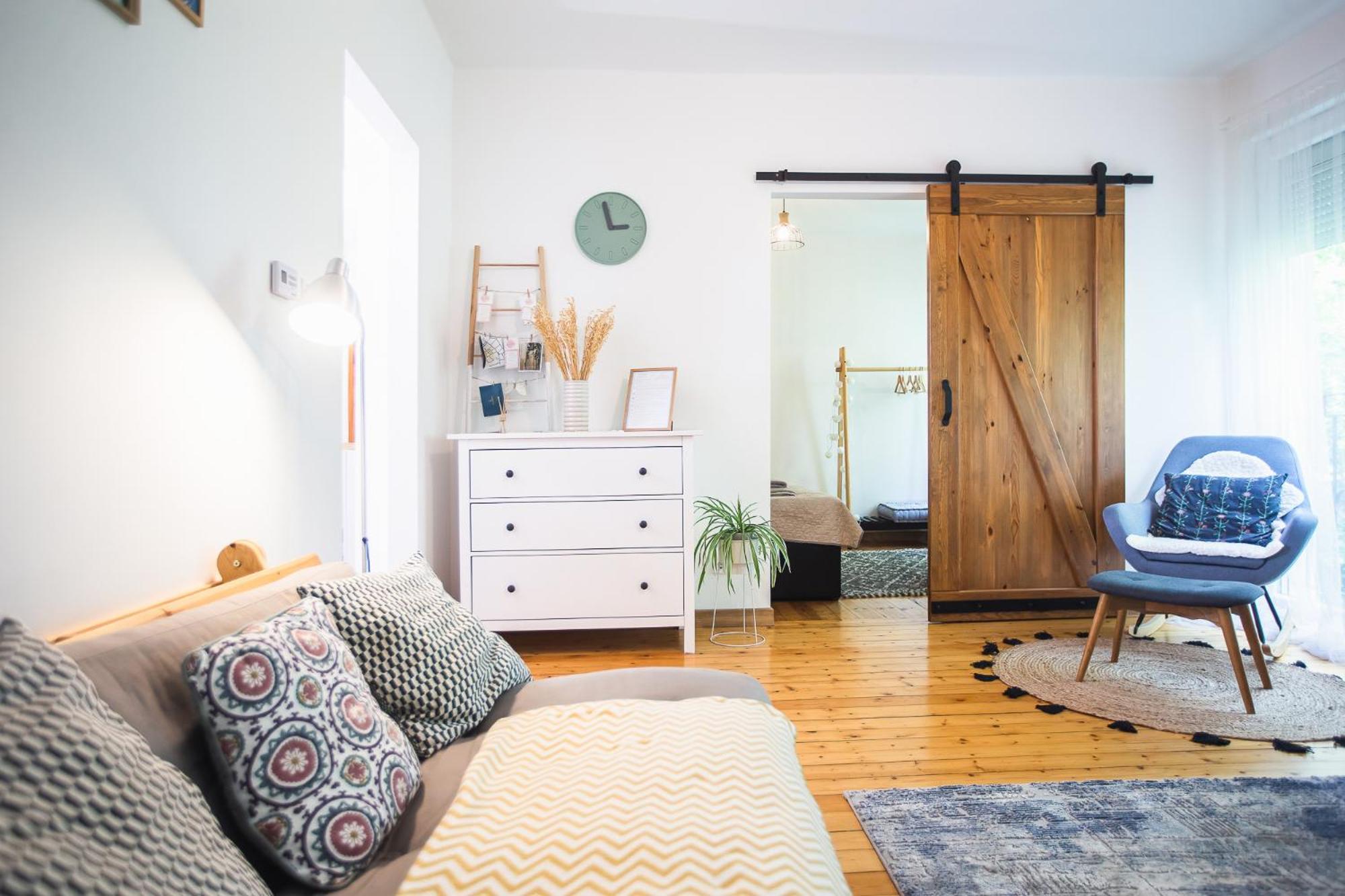 One-Bedroom Apartment - Photo 11