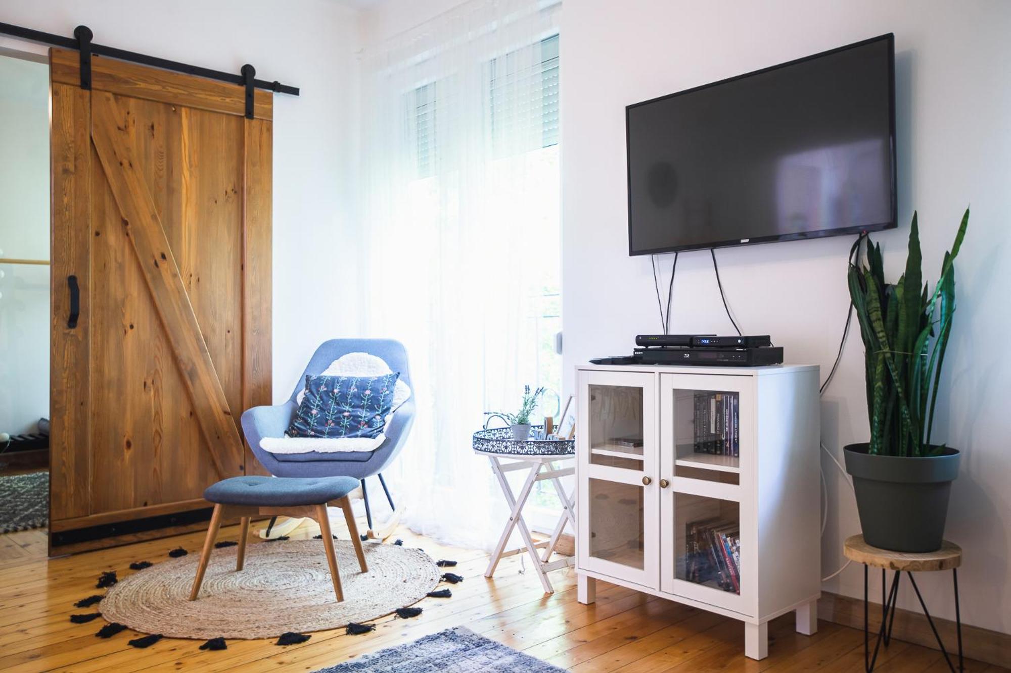 One-Bedroom Apartment - Photo 12