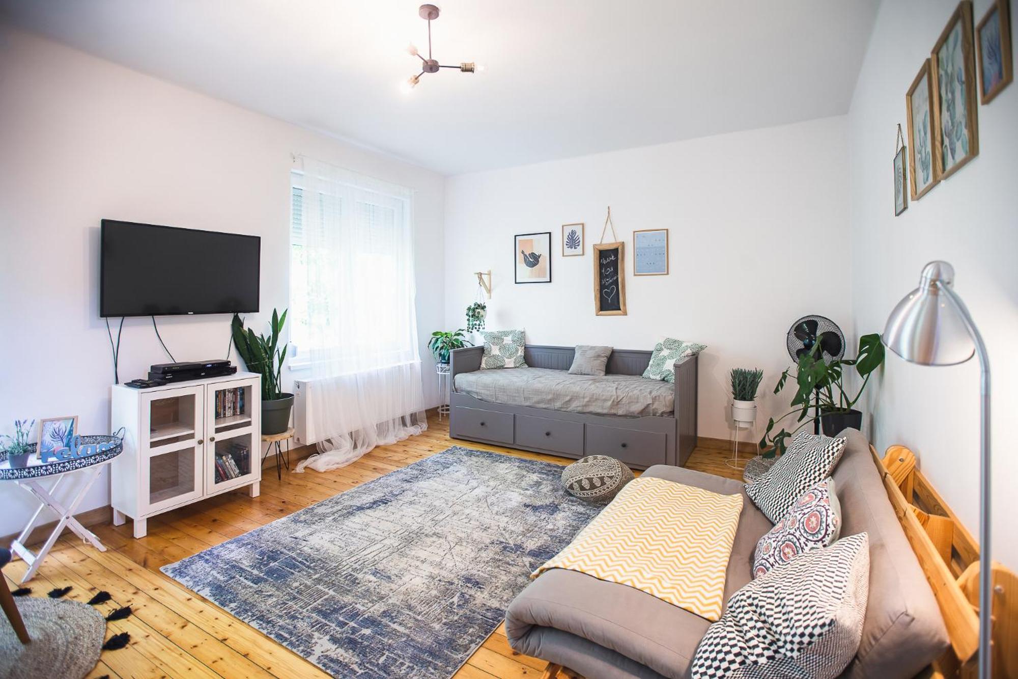 One-Bedroom Apartment - Photo 15
