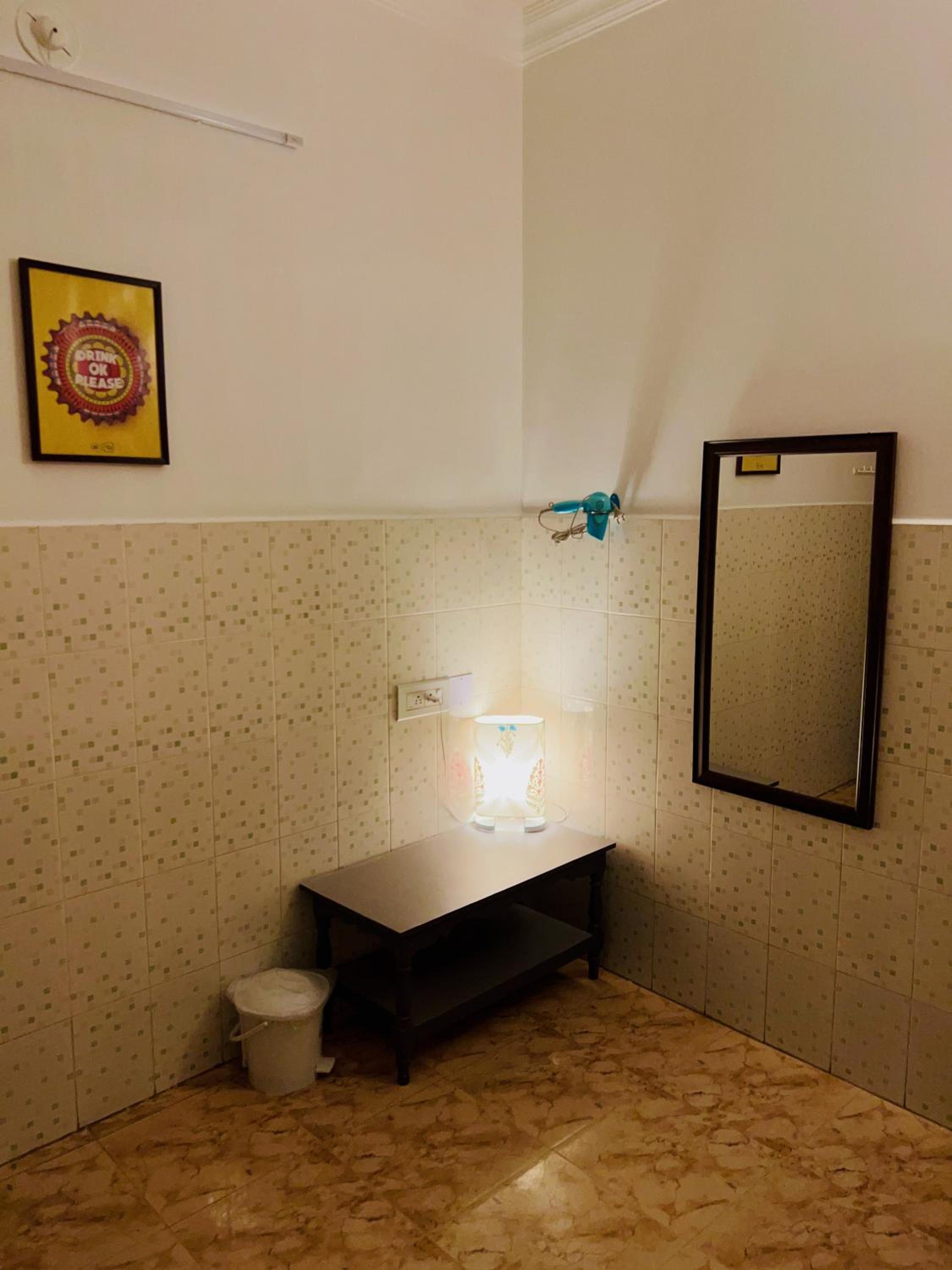 Large Double Room - Photo 8