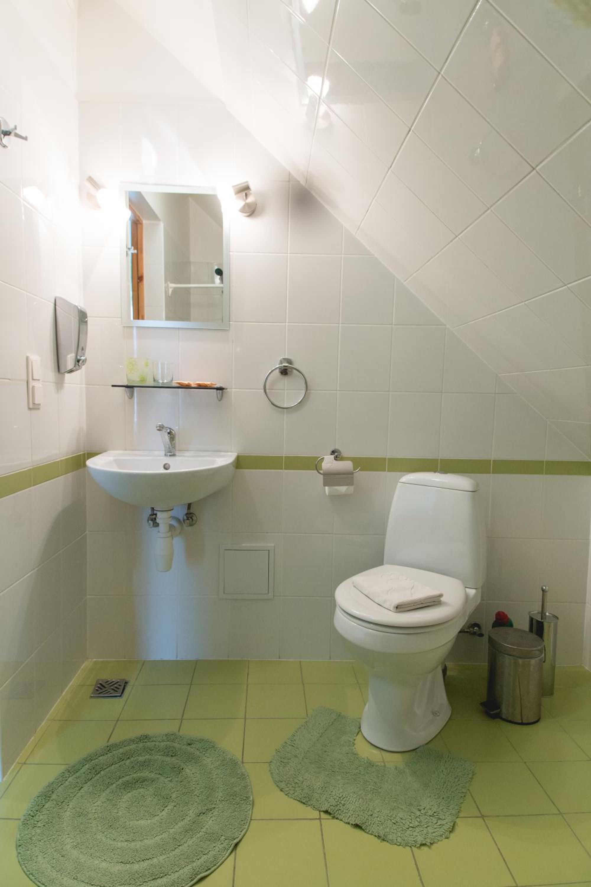 Comfort Double Room with Balcony - Photo 8
