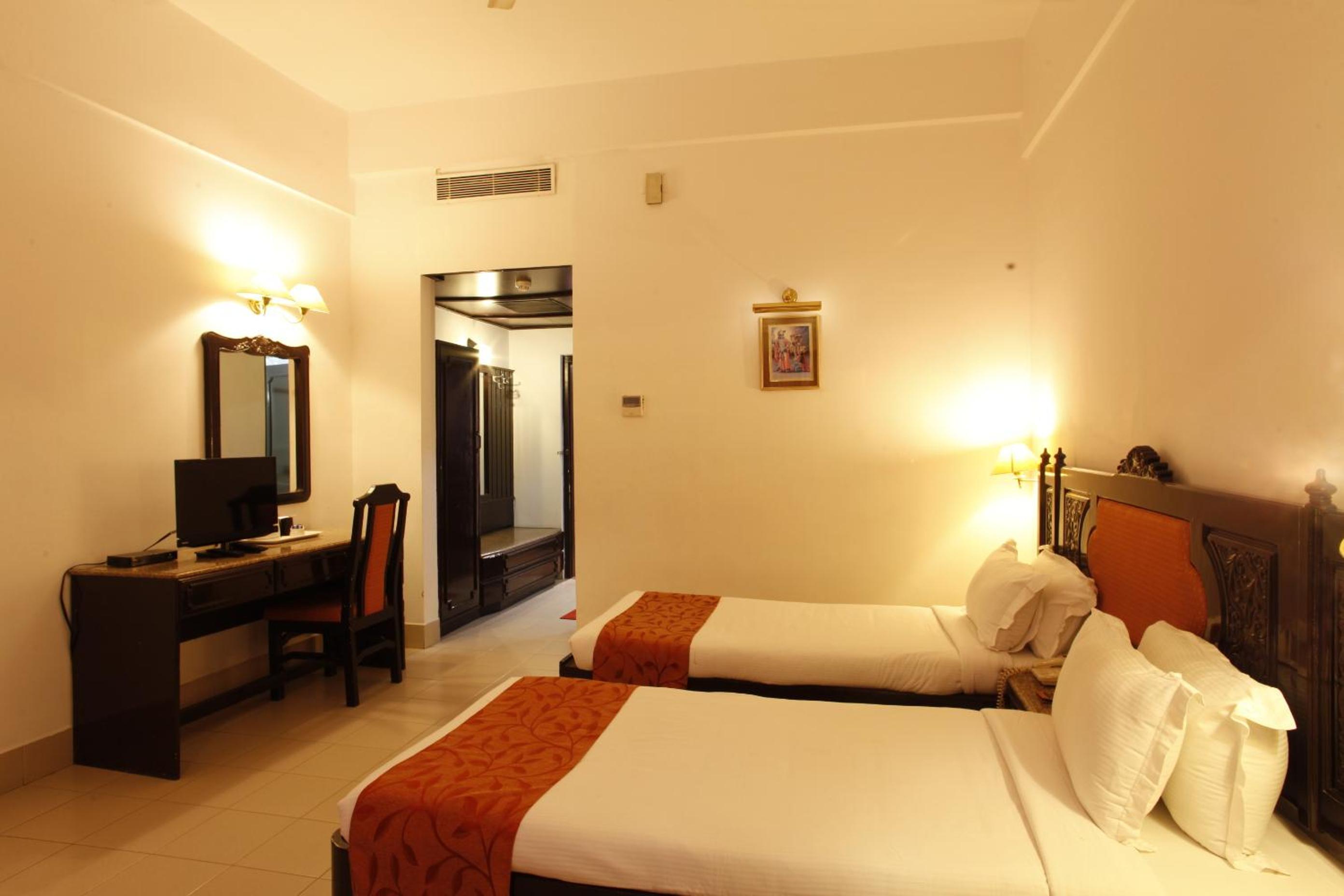 Deluxe Twin Room photo 3