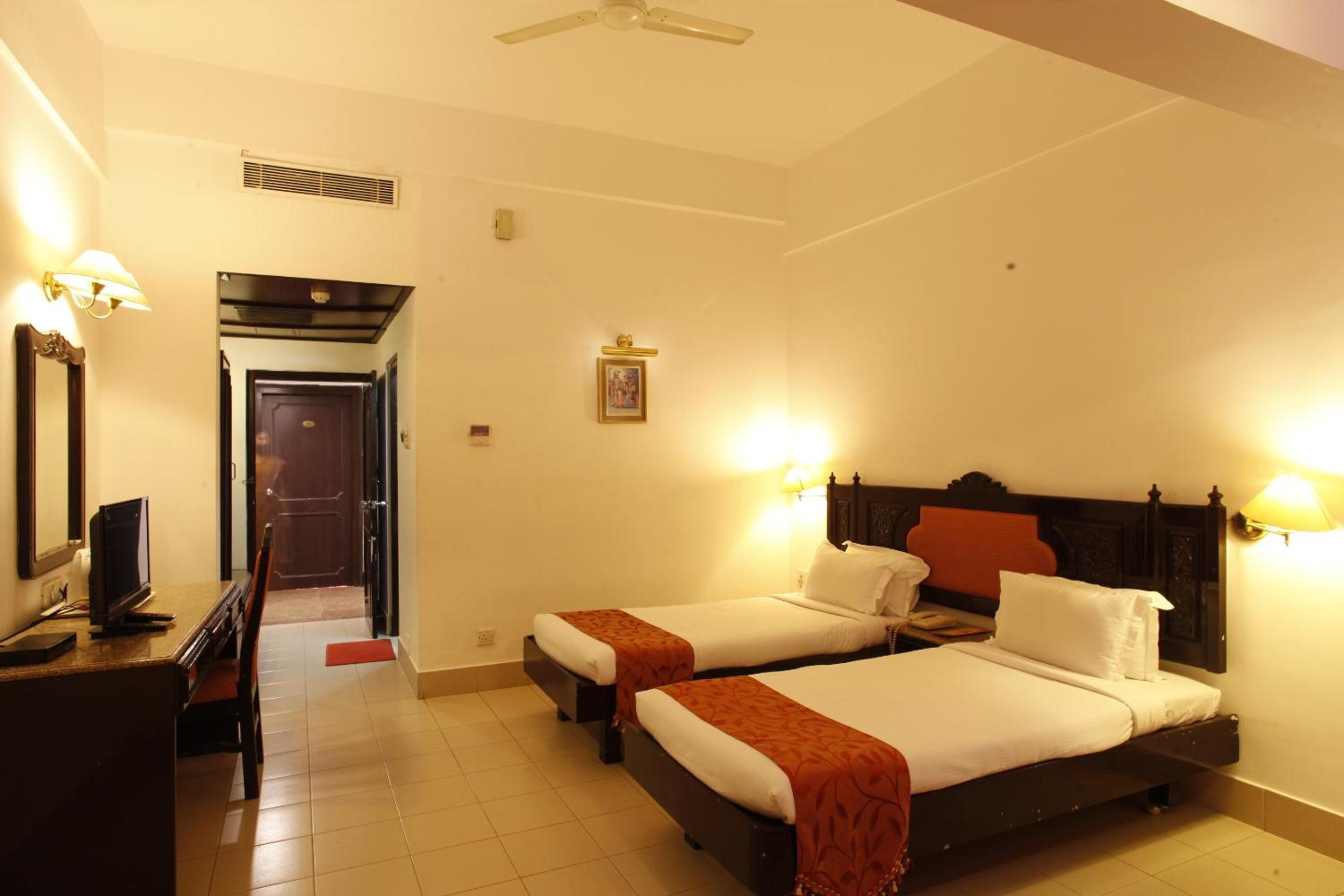 Deluxe Twin Room photo 2