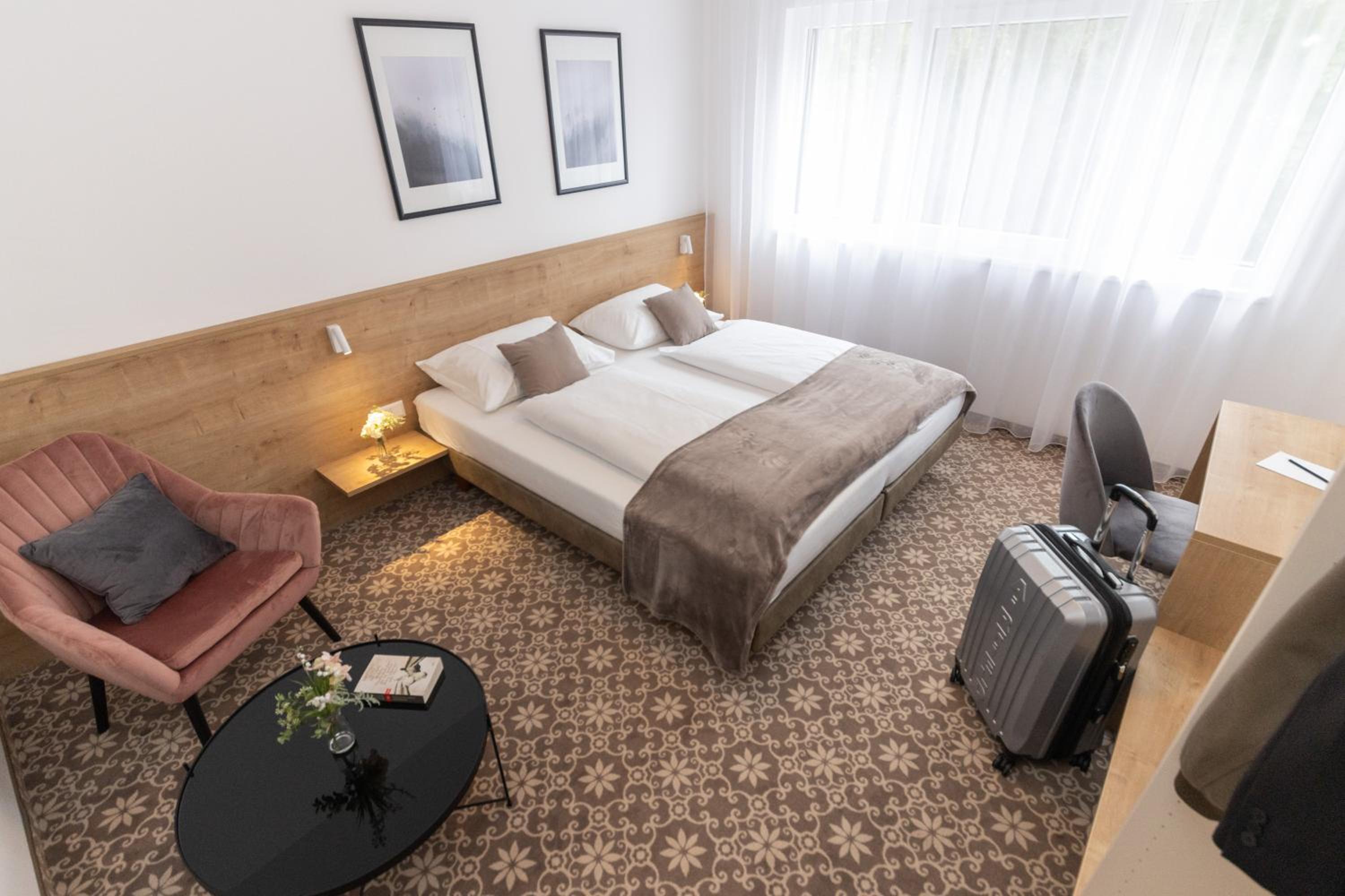 Deluxe Double Room - Photo 5