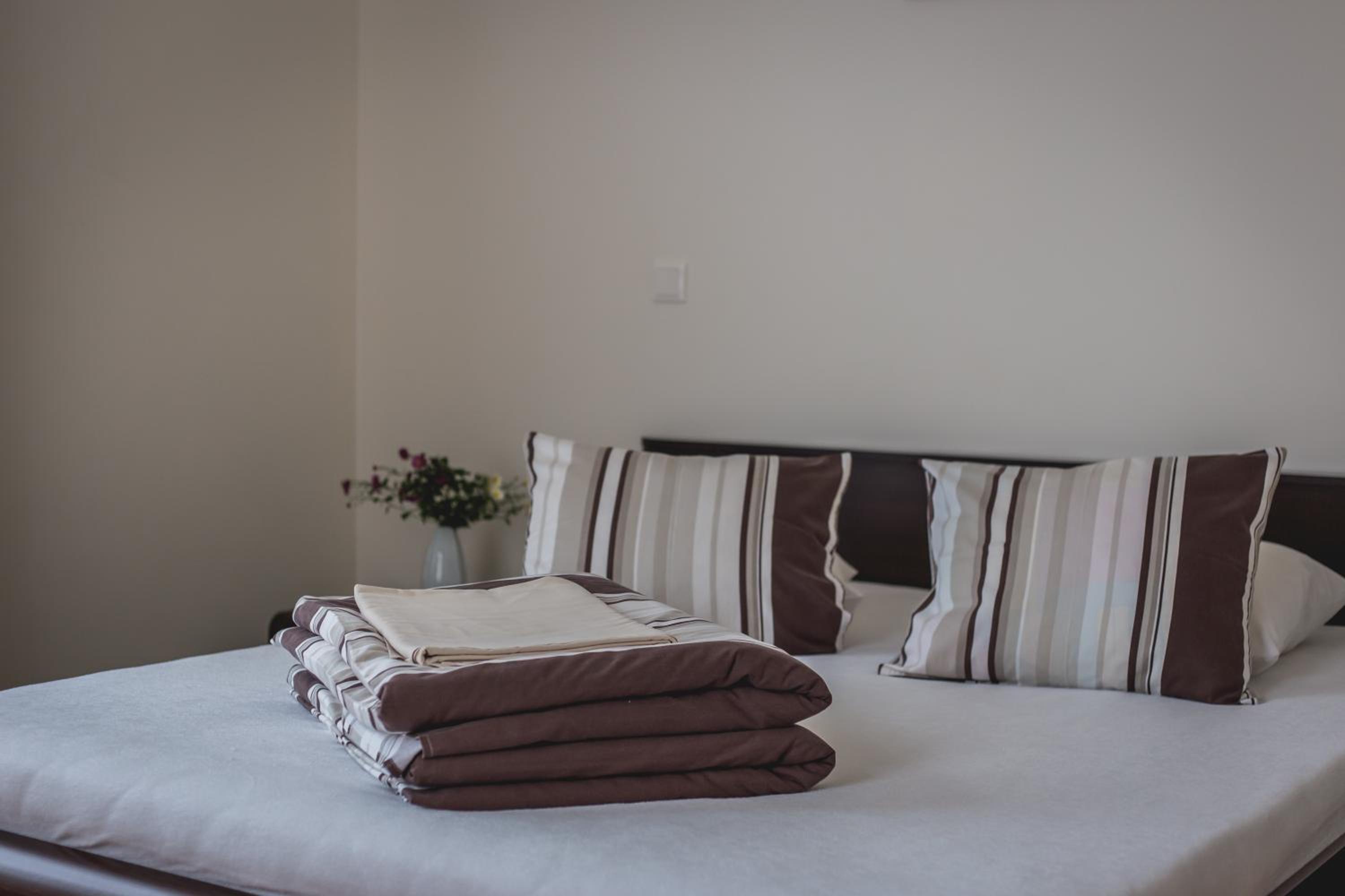 Double Room - Photo 16