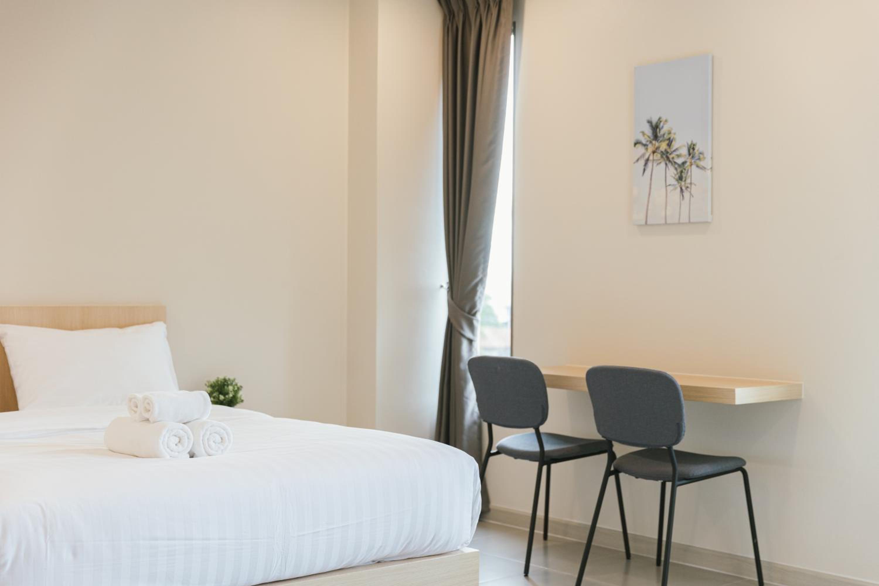 Standard Queen Room