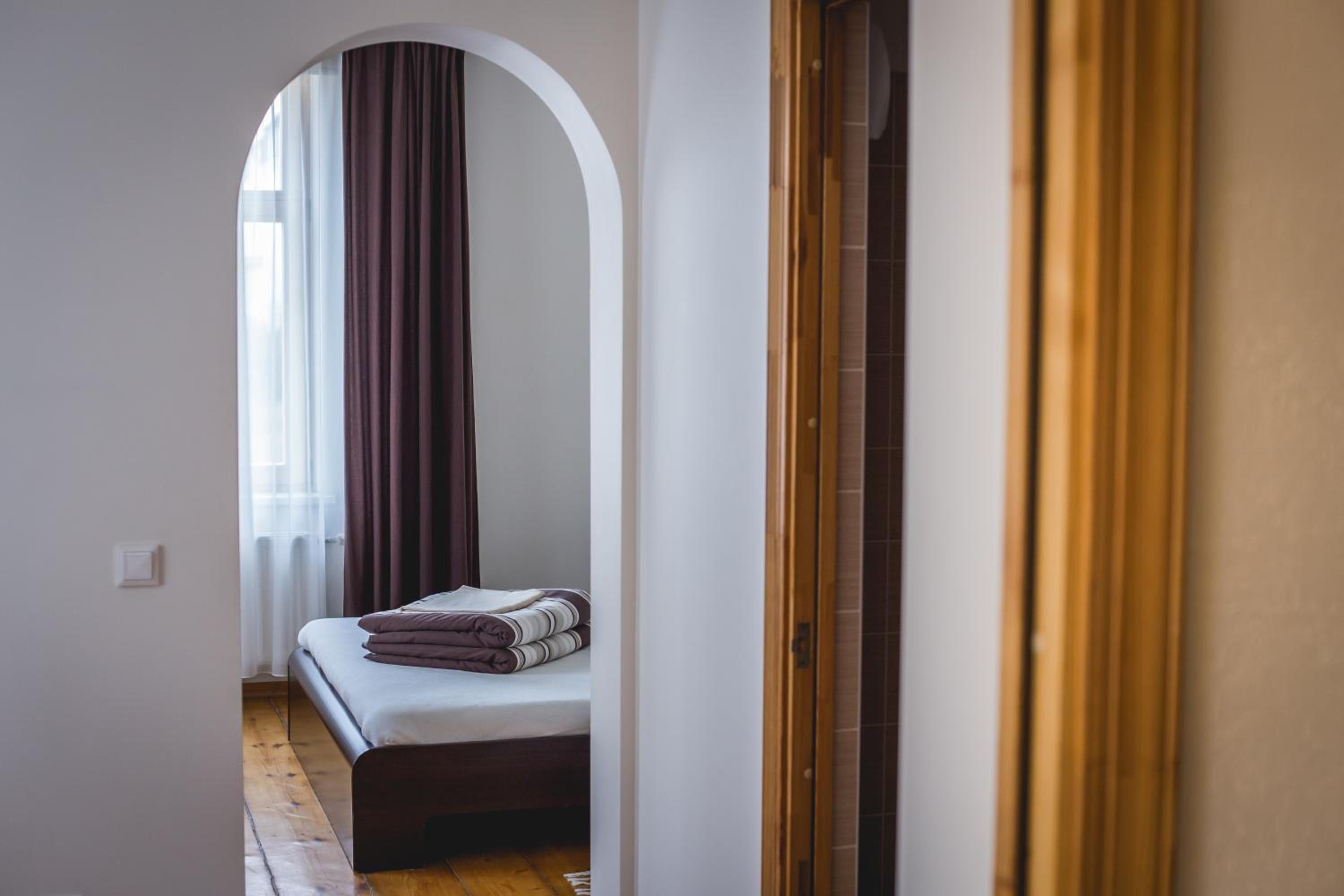 Double Room - Photo 12