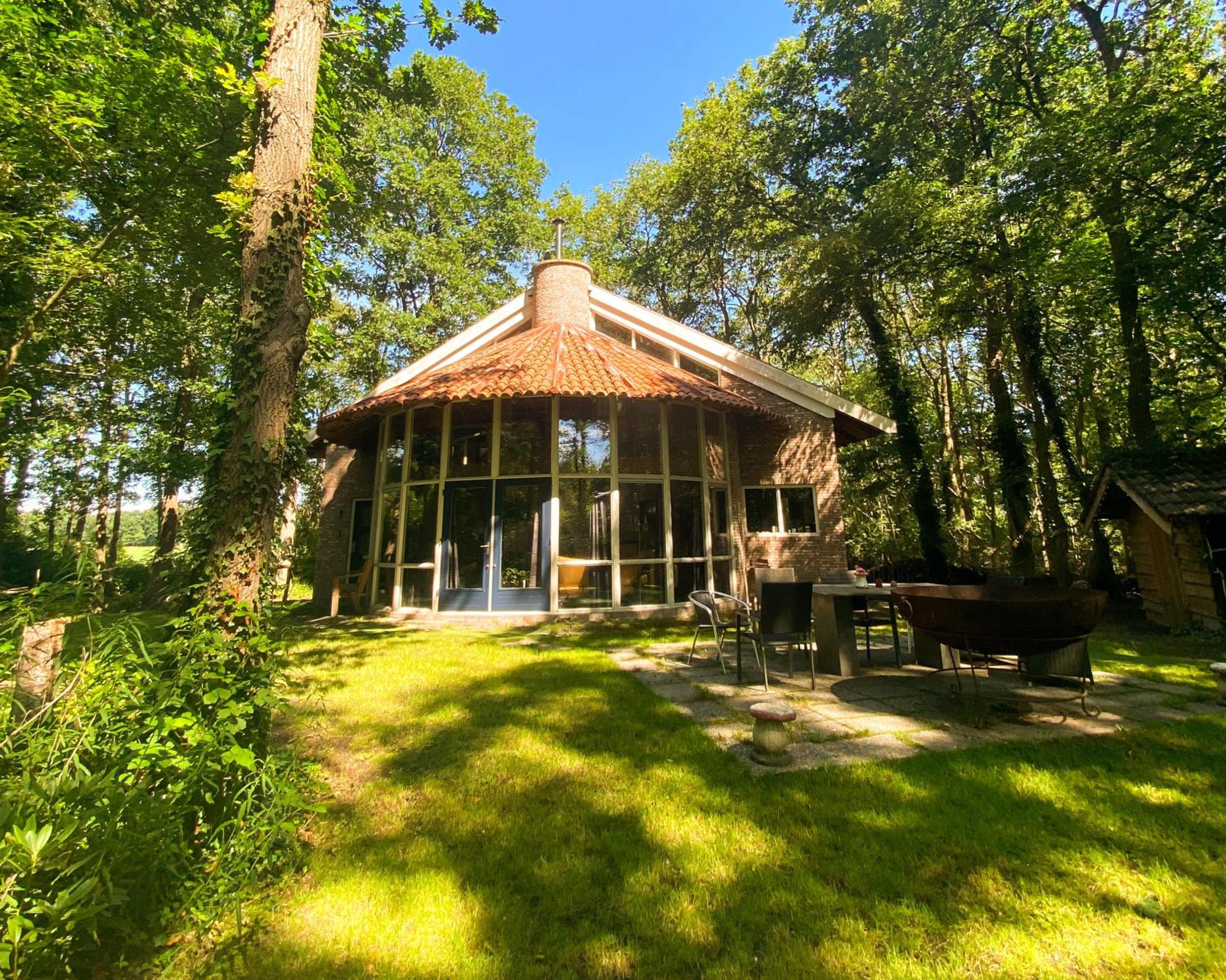 Three-Bedroom House photo 2