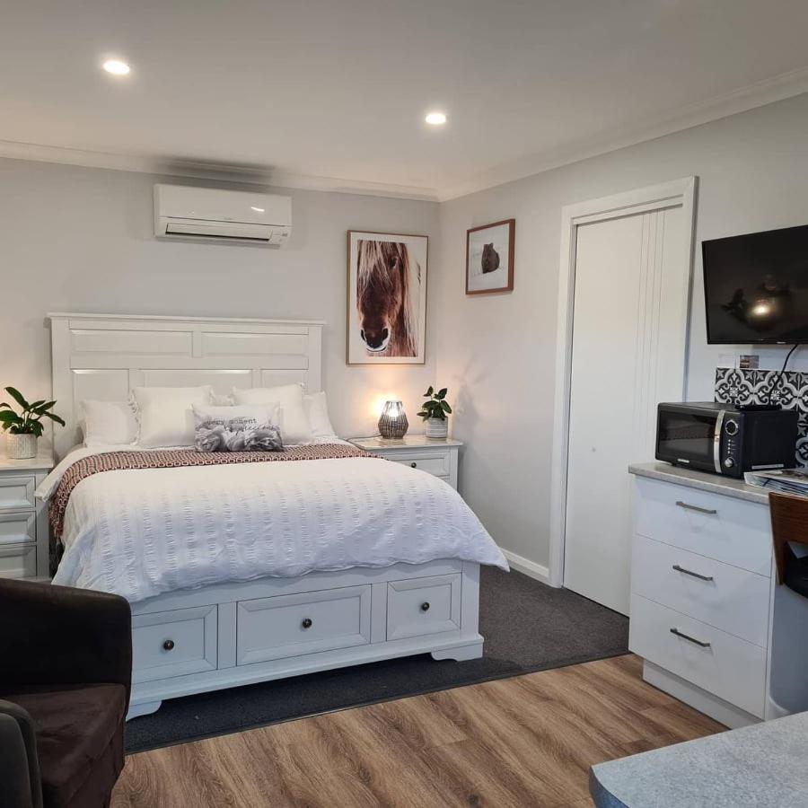 One-Bedroom Apartment - Photo 1