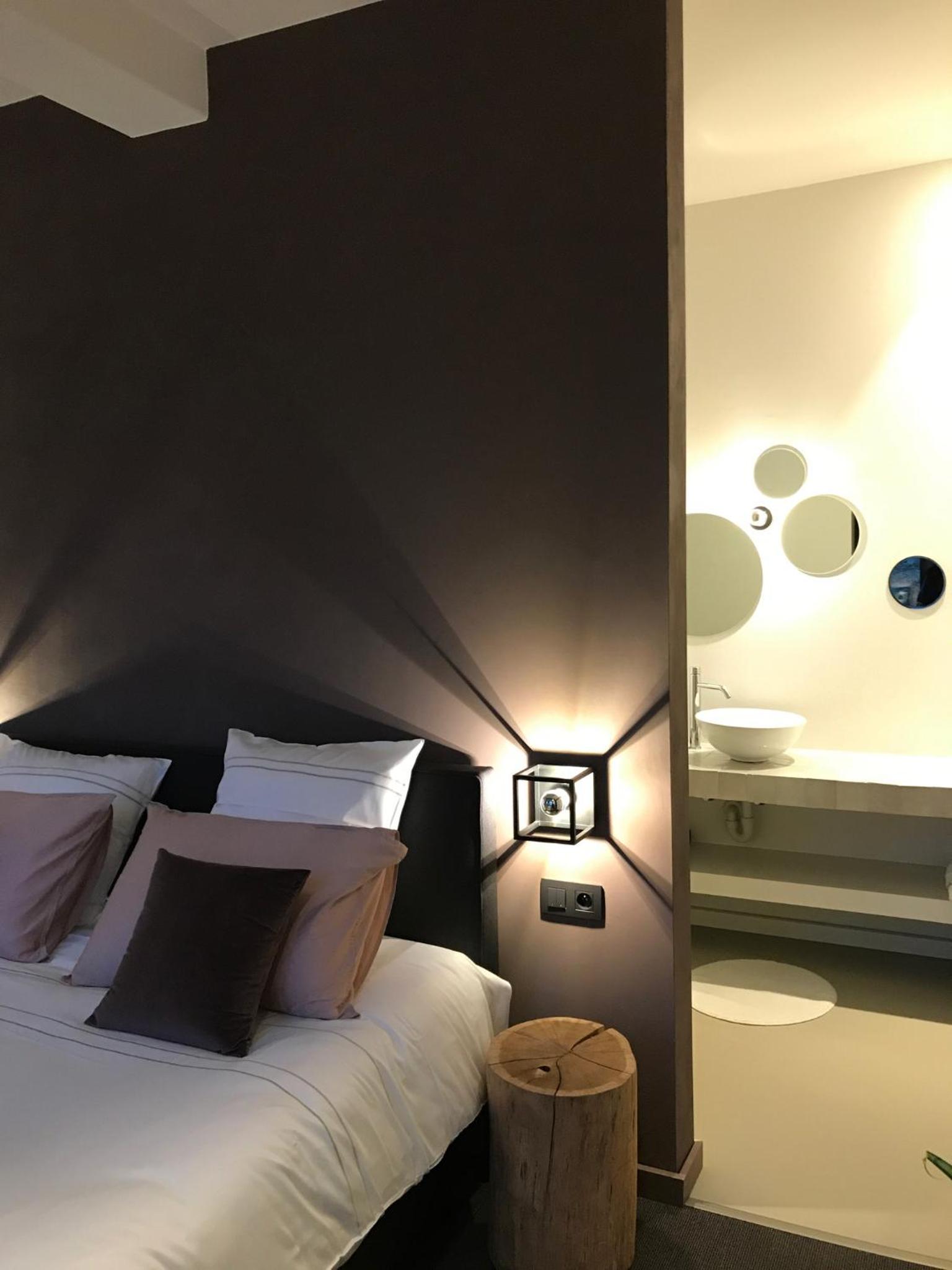 Deluxe King Room photo 1